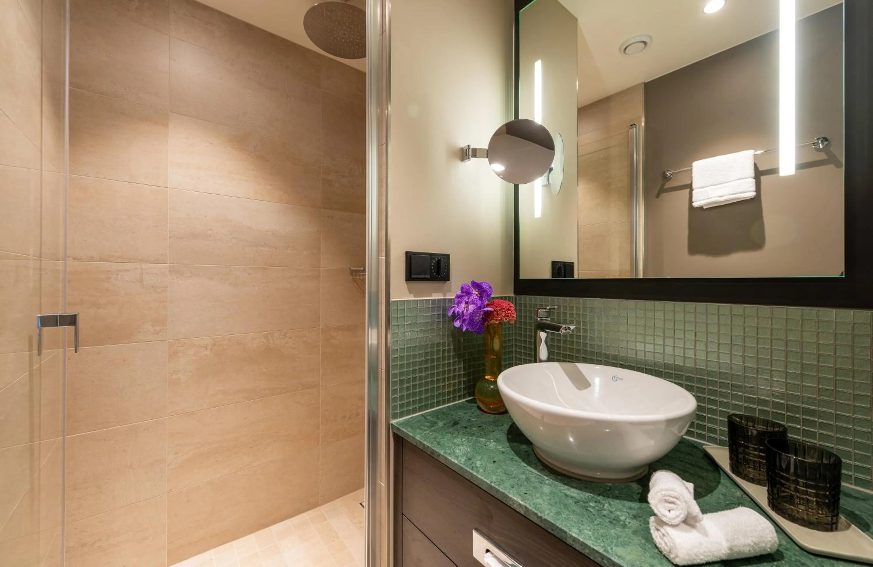 Bathroom in Leonardo Royal Hotel Nürnberg