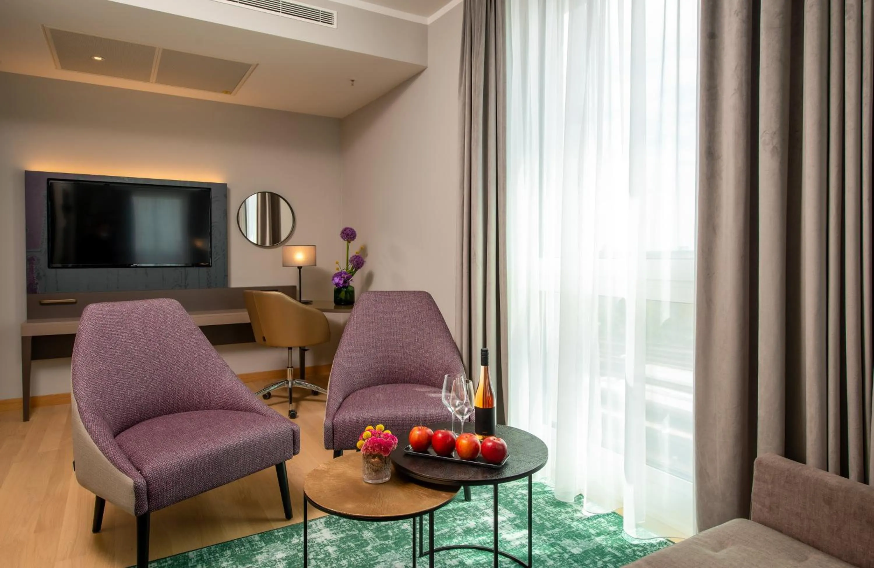 Photo of the whole room in Leonardo Royal Hotel Nürnberg