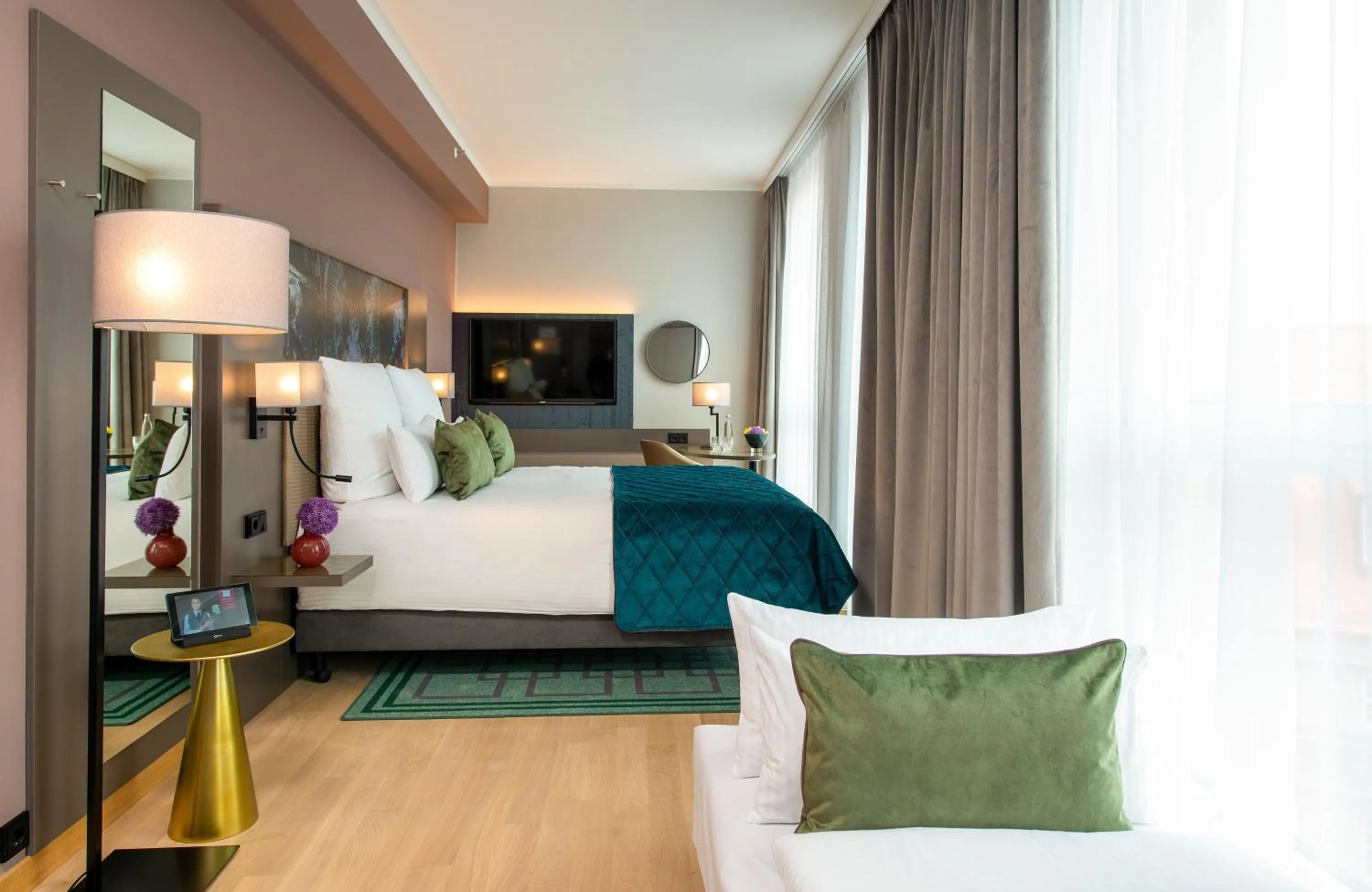 Photo of the whole room, Bed in Leonardo Royal Hotel Nürnberg