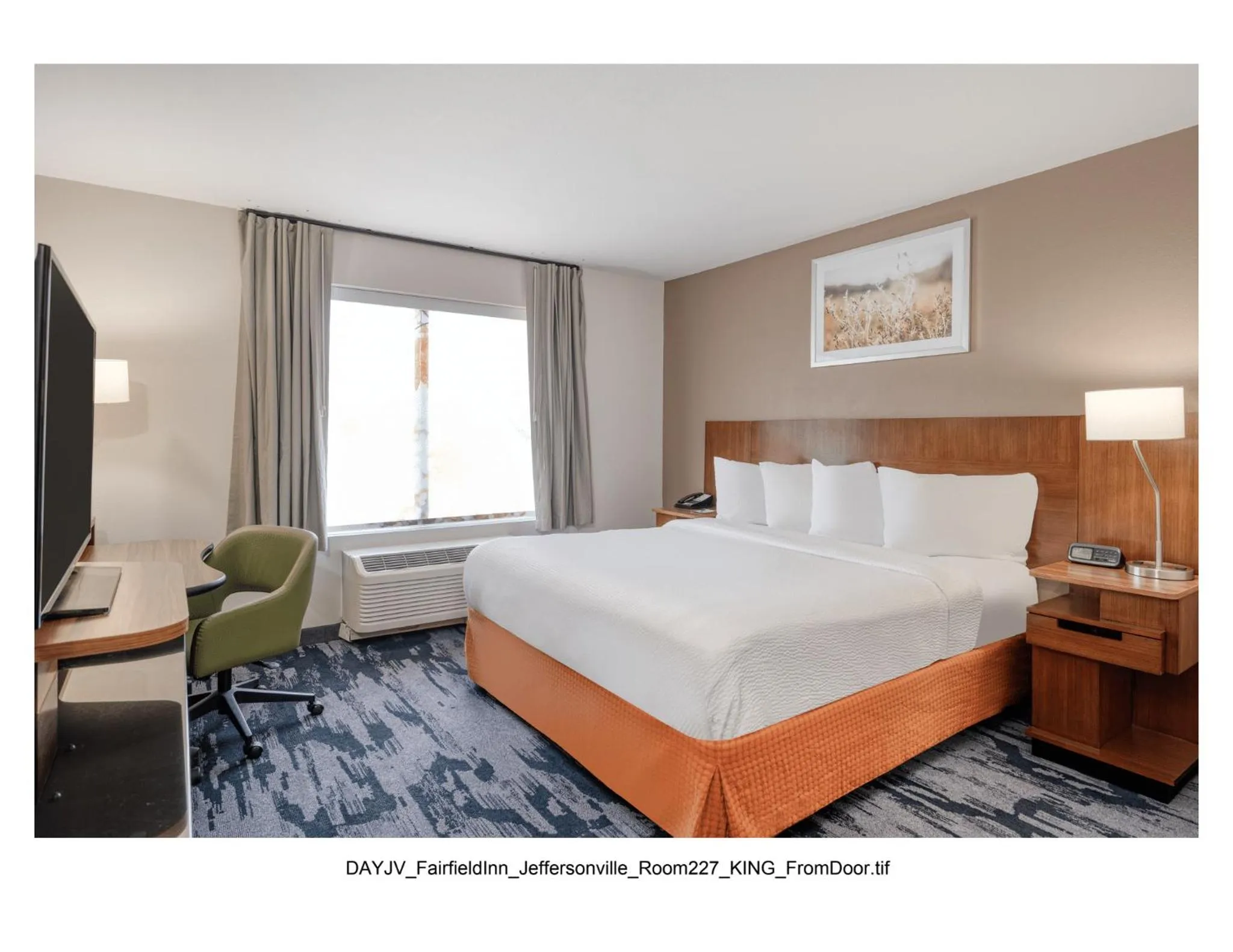 Bed in Fairfield Inn & Suites by Marriott Jeffersonville I-71