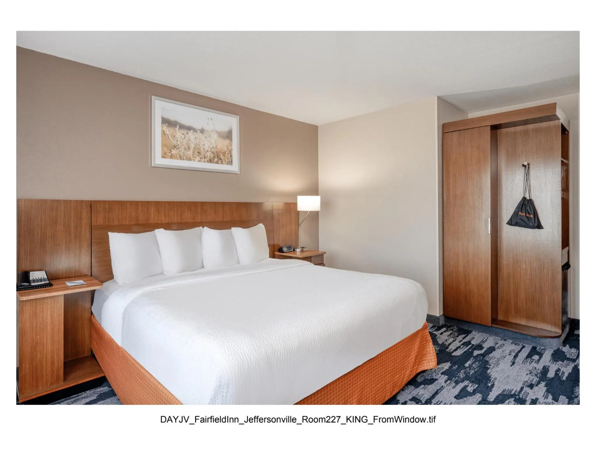 Bed in Fairfield Inn & Suites by Marriott Jeffersonville I-71
