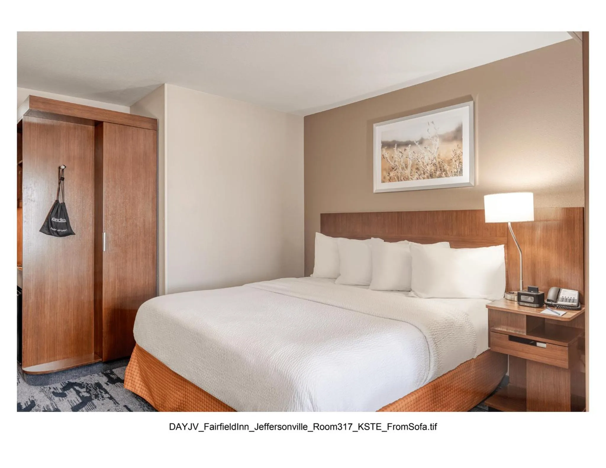 Bed in Fairfield Inn & Suites by Marriott Jeffersonville I-71