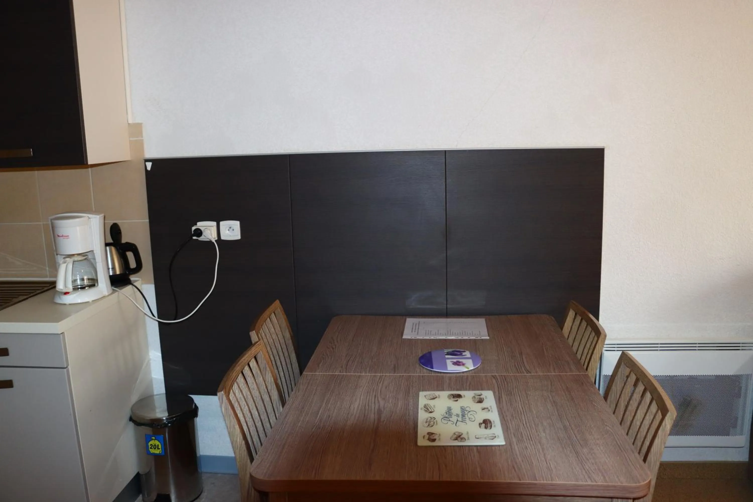 Kitchen or kitchenette in Residence VAL DAZUR VALBERG 2 PIECES