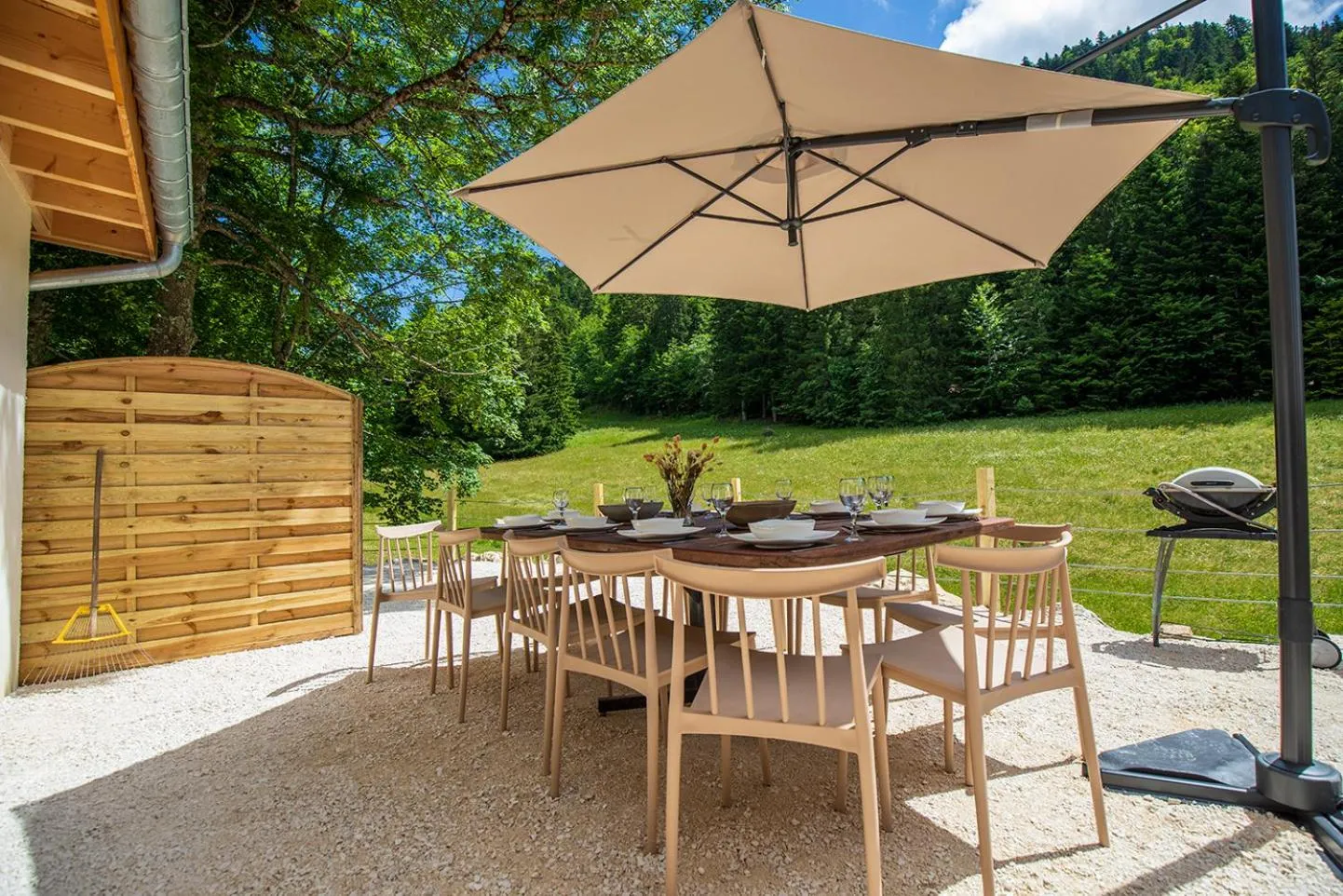 Patio in Gîte La Résilience, sur la piste de ski d'Autrans