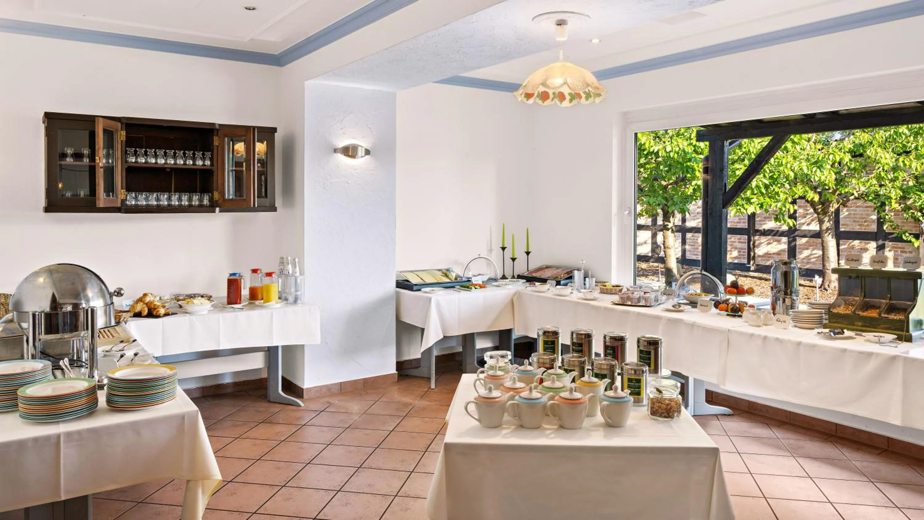 Buffet breakfast in Seehotel Mühlenhaus