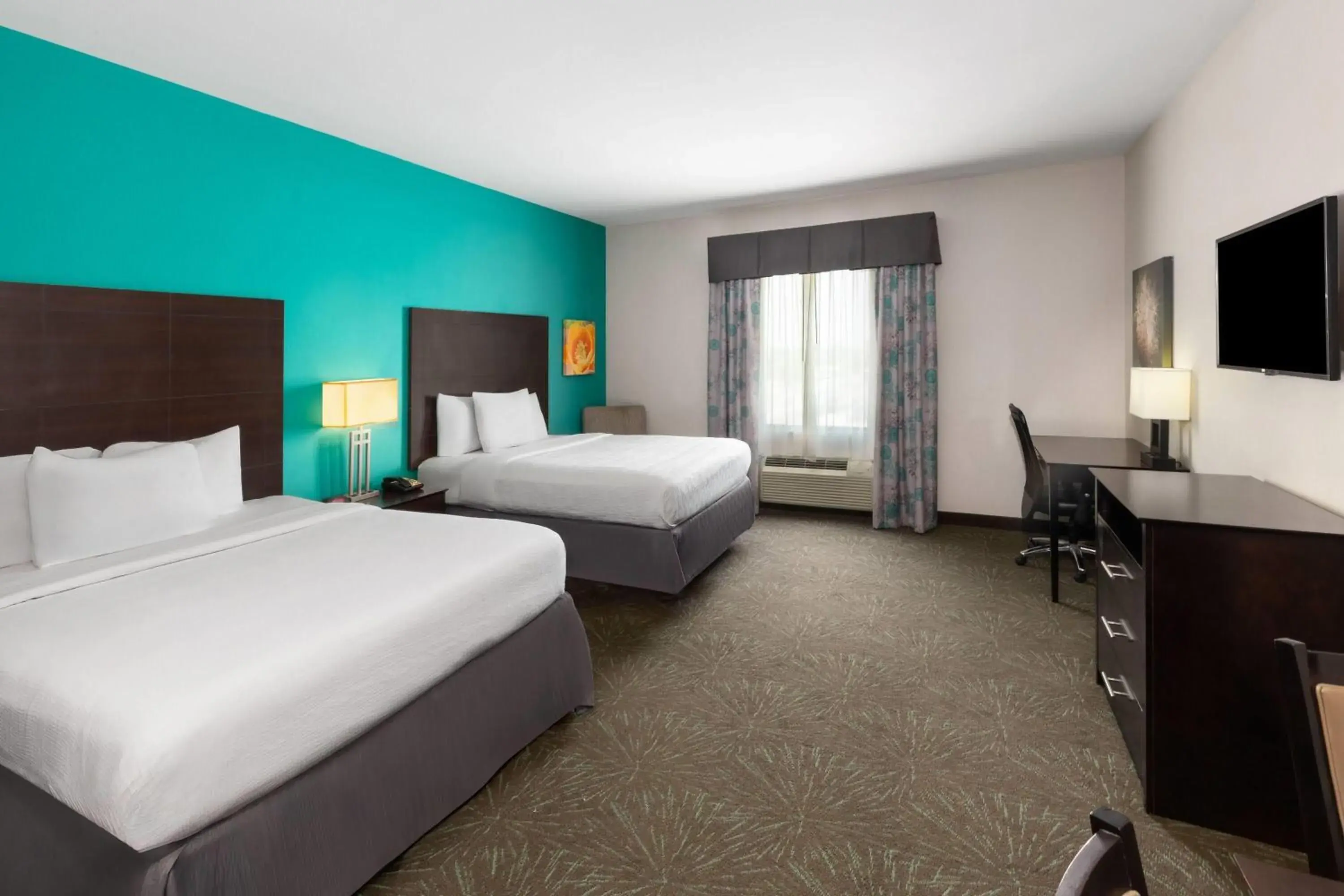 Queen Efficiency Room with Mobility Access and Roll-In Shower, Non-Smoking in Baymont by Wyndham Andrews TX Queen Efficiency Room with Mobility Access and Roll-In Shower, Non-Smoking in Baymont by Wyndham Andrews TX