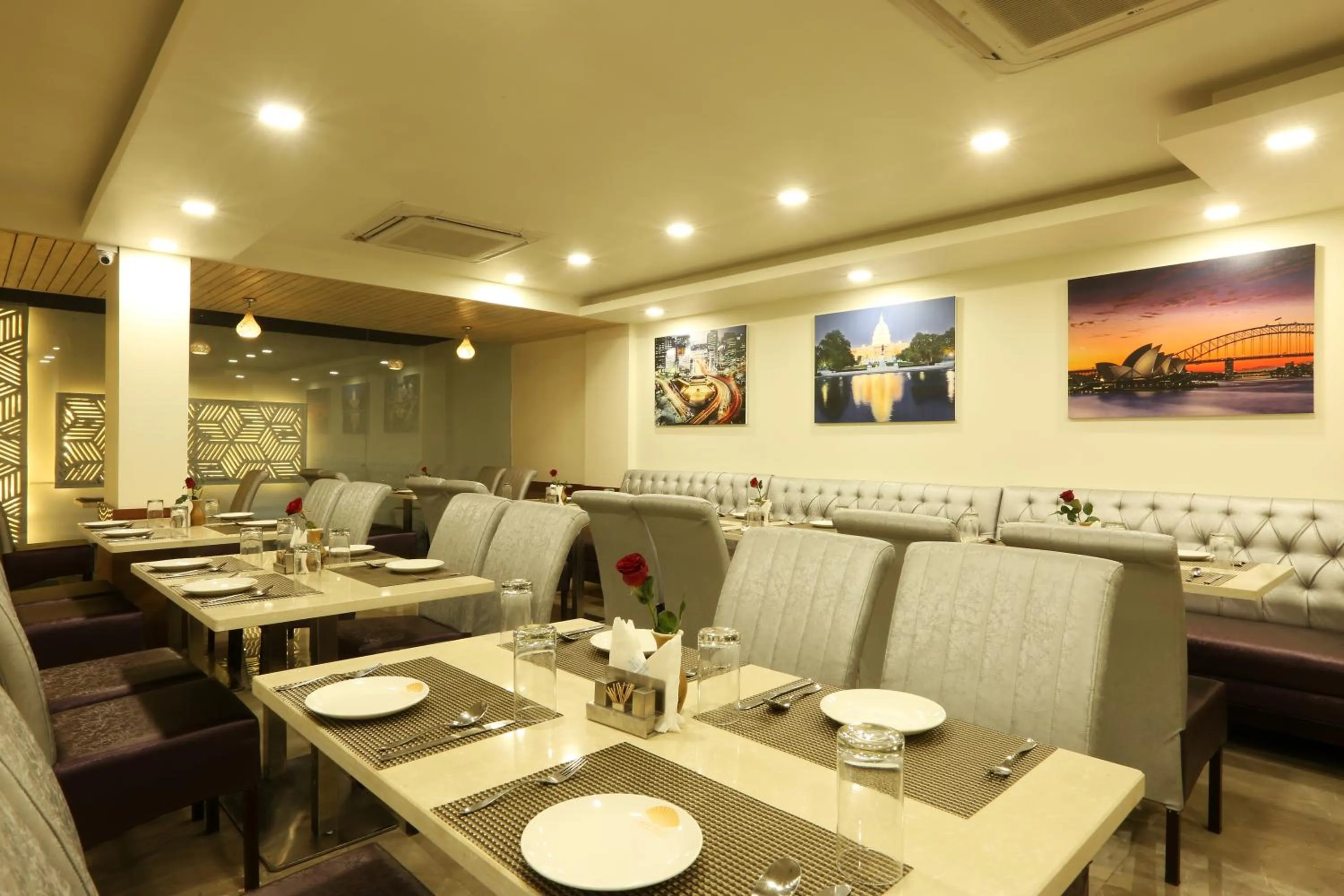 Restaurant/places to eat in Hotel Omega - Gurgaon Central, Sec 45