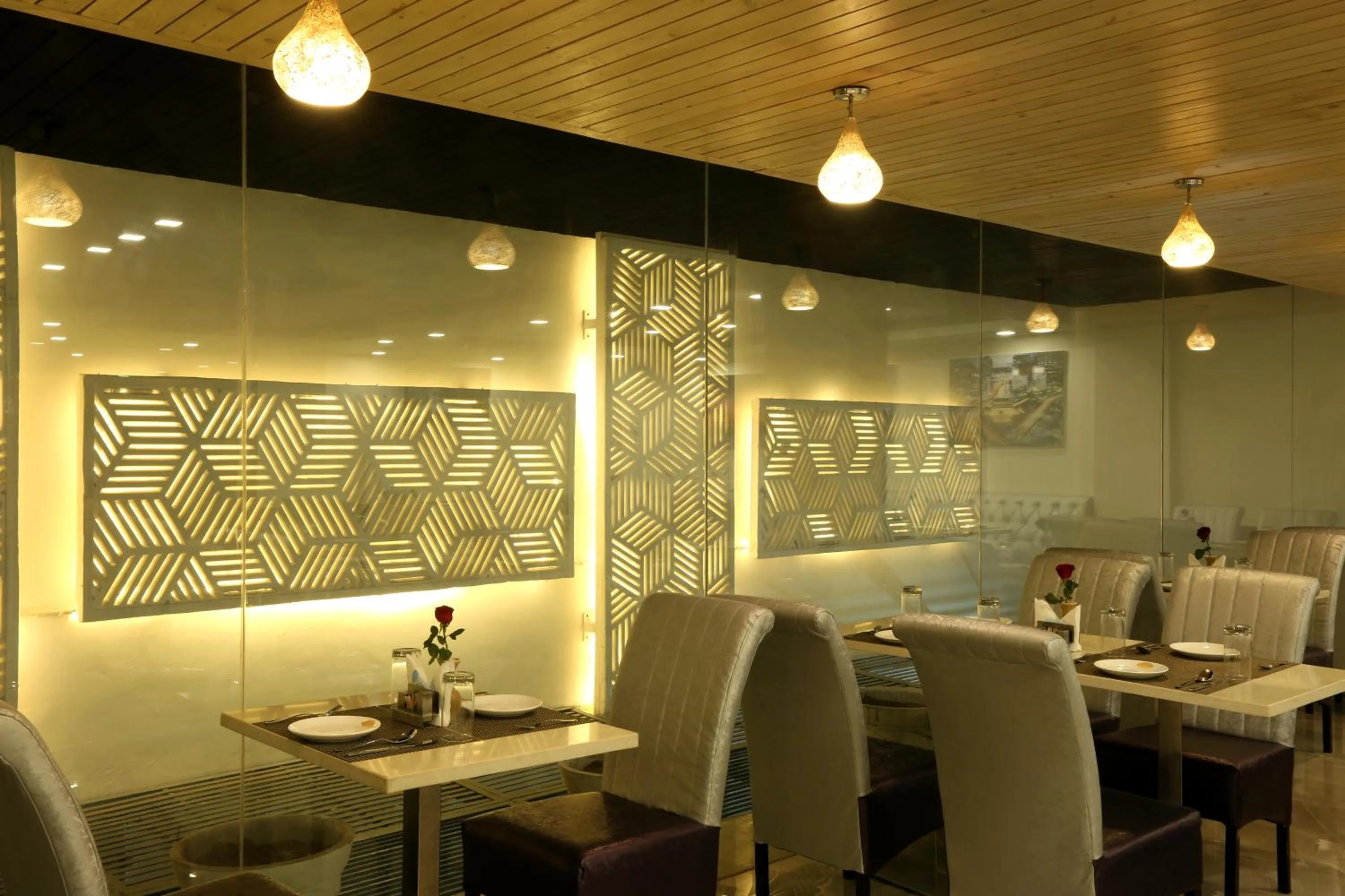 Restaurant/places to eat in Hotel Omega - Gurgaon Central, Sec 45