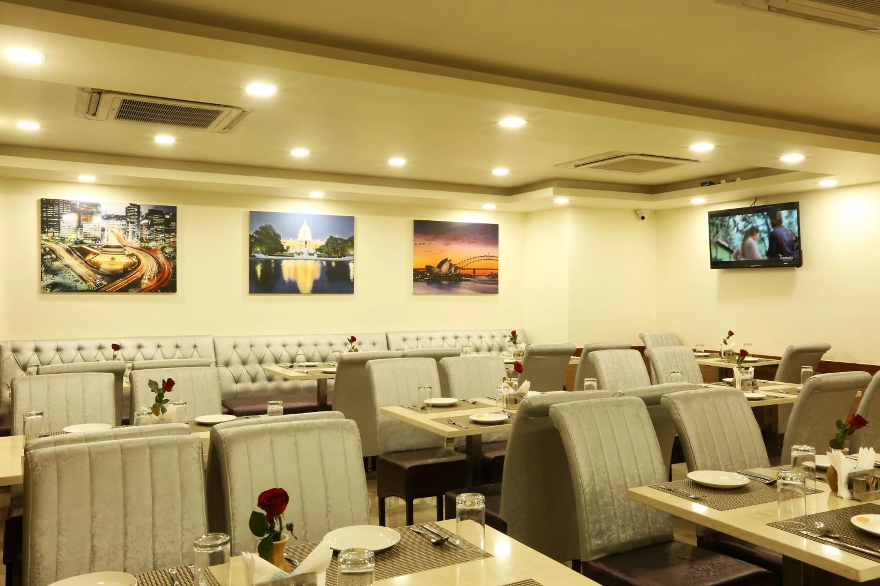Restaurant/places to eat in Hotel Omega - Gurgaon Central, Sec 45
