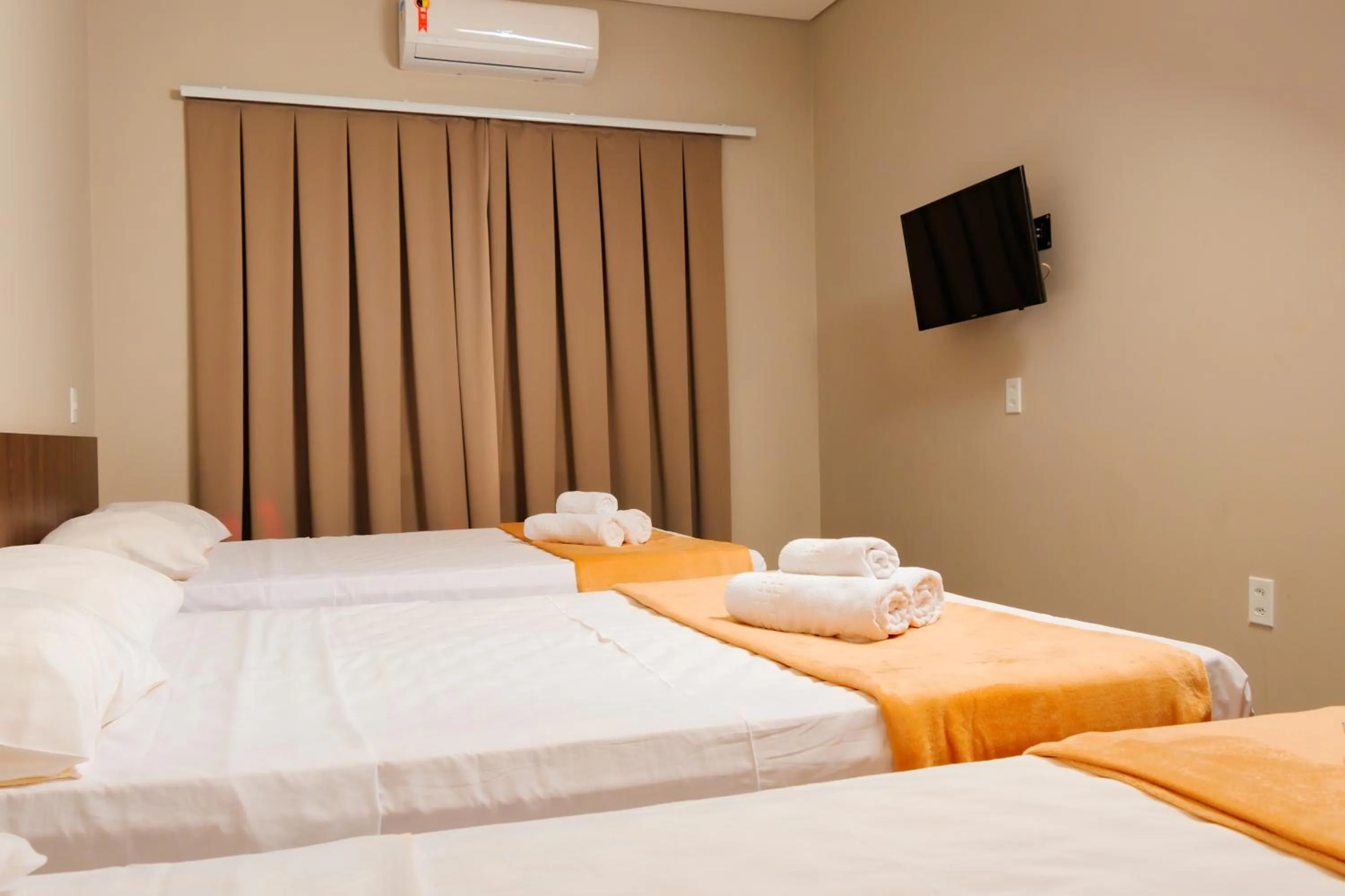 Bedroom, Bed in Vila Castelo Residencial no Centro de Foz