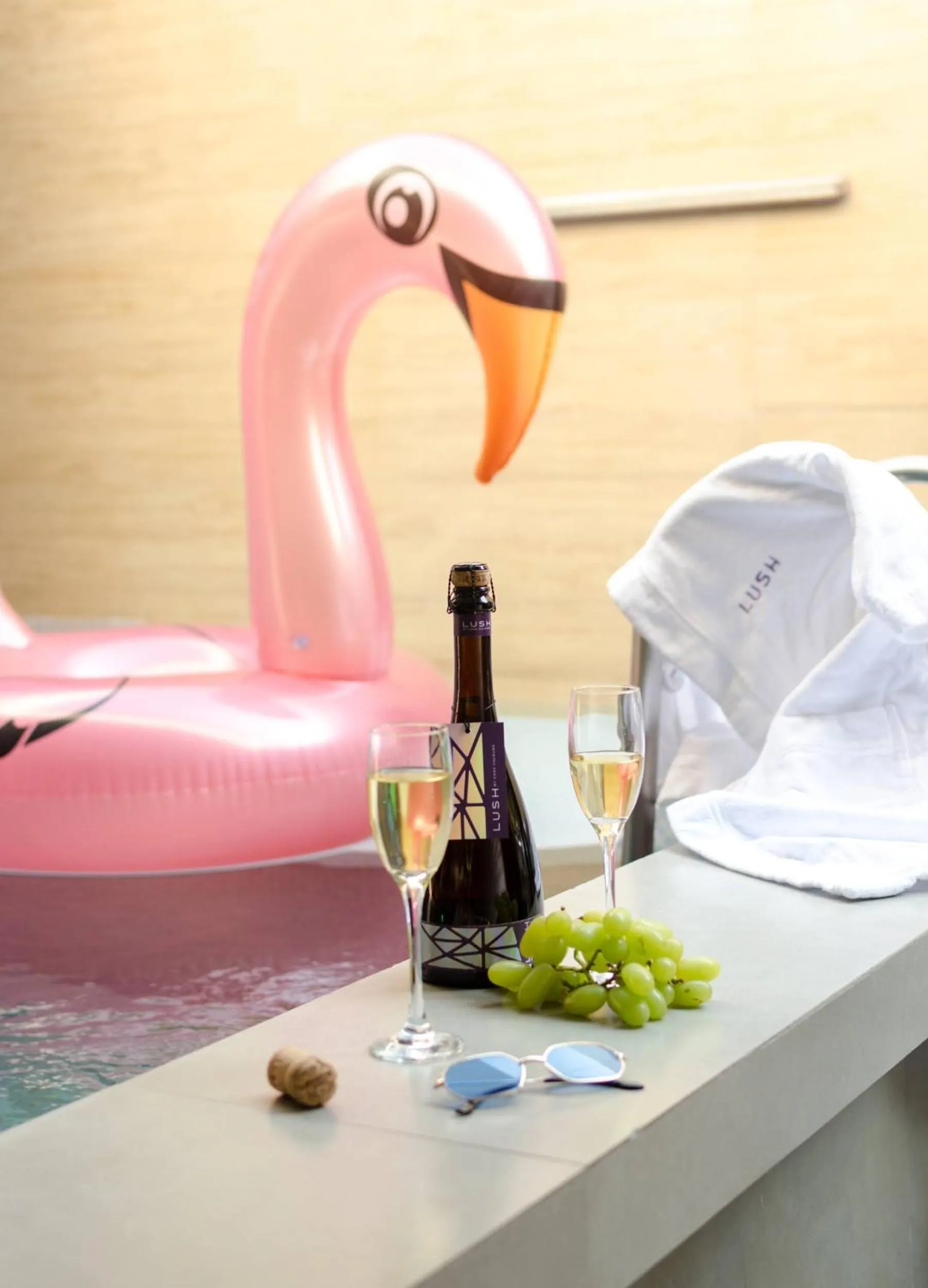 Swimming pool in Lush Motel Ipiranga