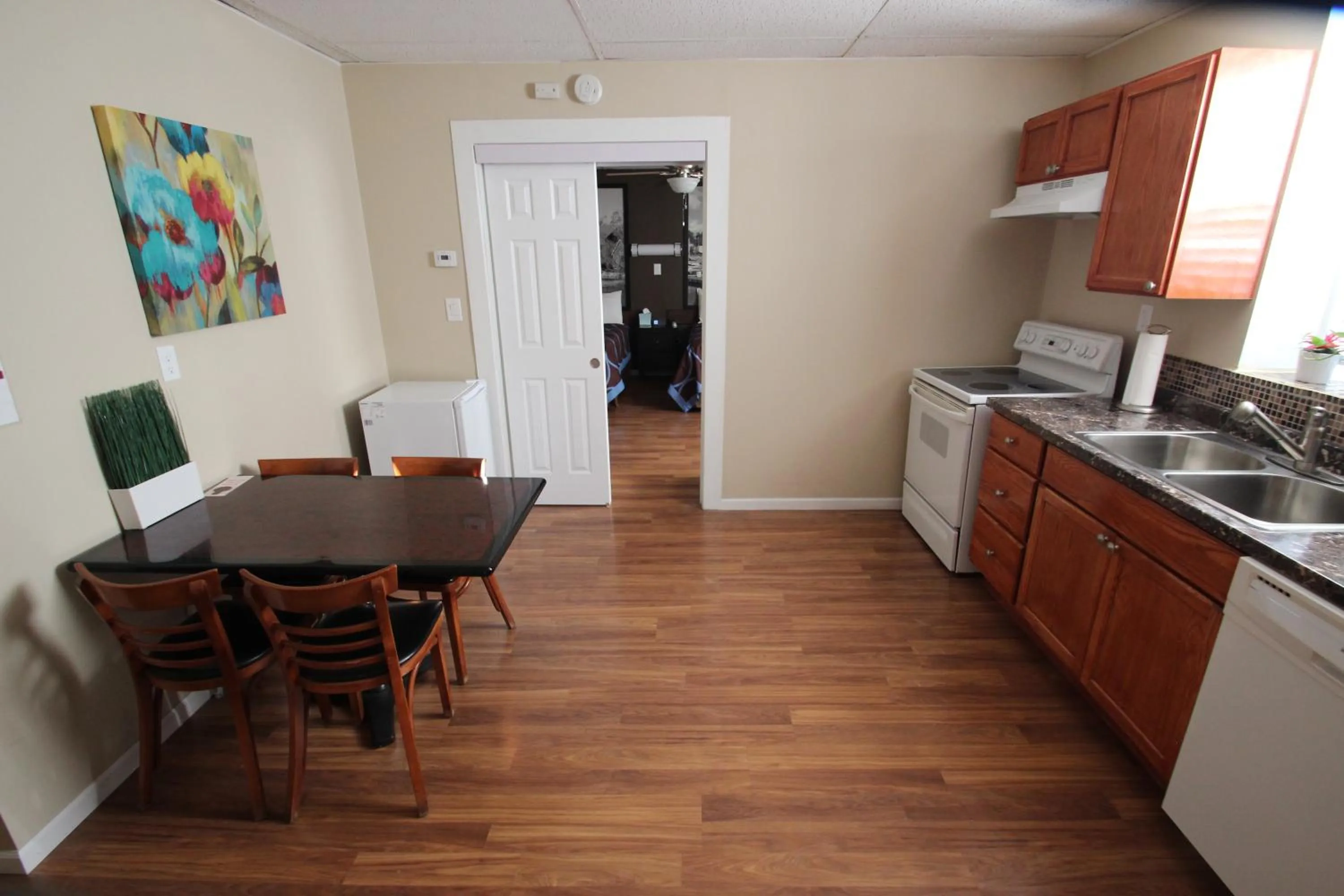 Kitchen or kitchenette in Koreana in Decorah