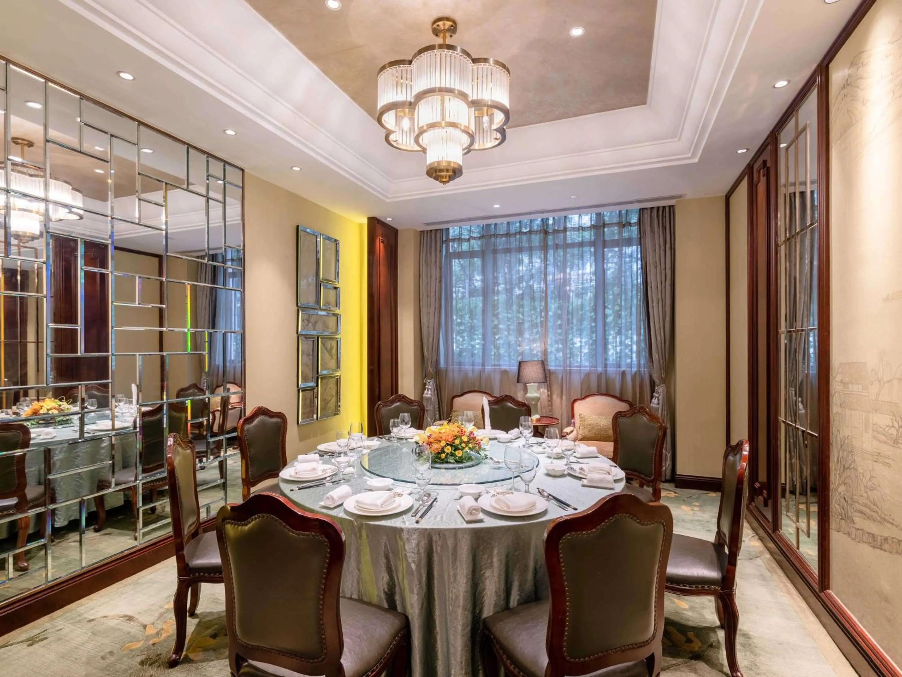 Restaurant/places to eat in Sofitel Hangzhou Westlake - Few steps to West Lake, with panoramic lake view terrace