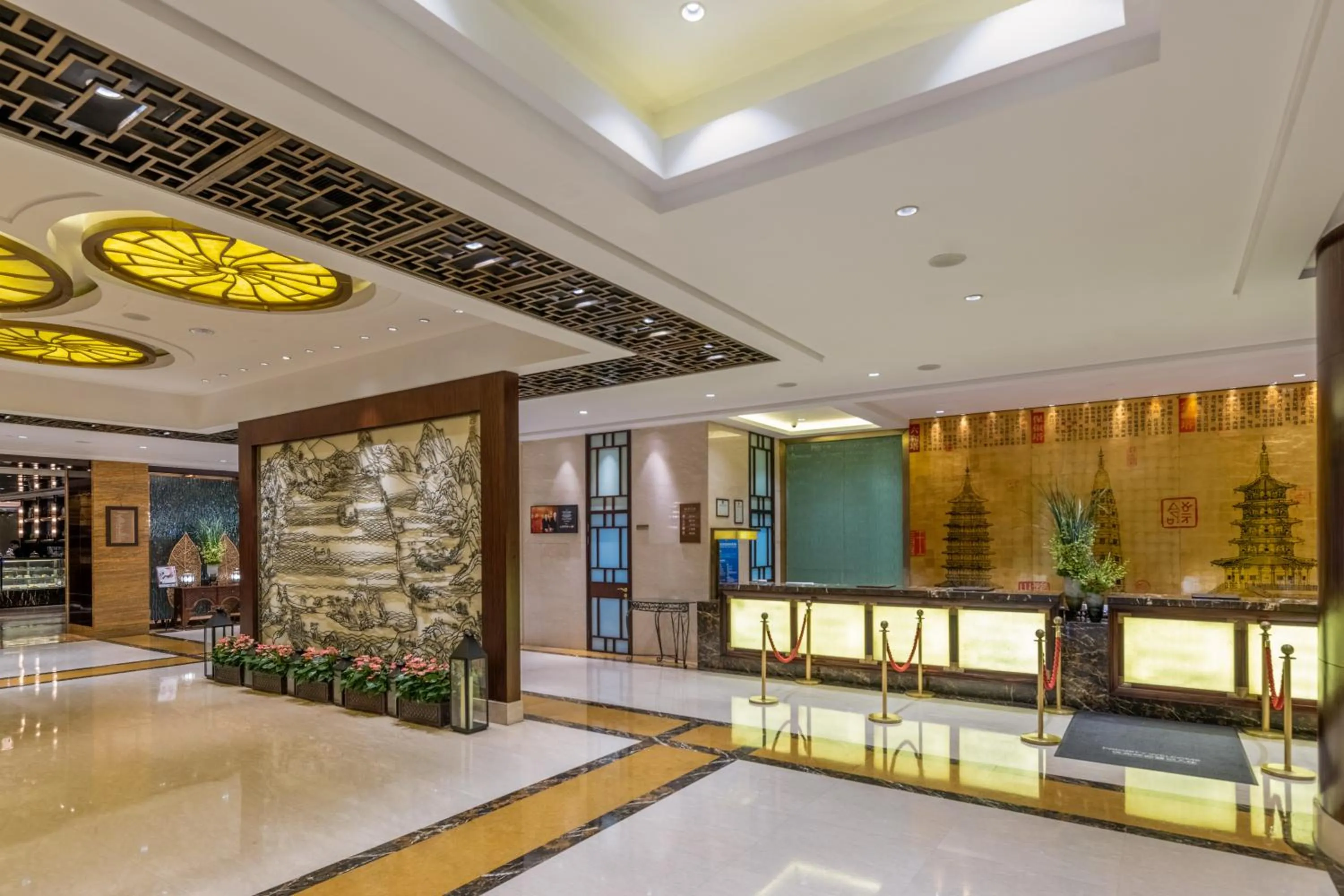 Lobby or reception in Sofitel Hangzhou Westlake - Few steps to West Lake, with panoramic lake view terrace