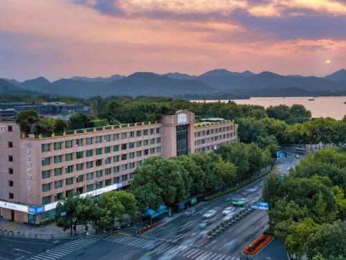 Sofitel Hangzhou Westlake - Few steps to West Lake, with panoramic lake view terrace