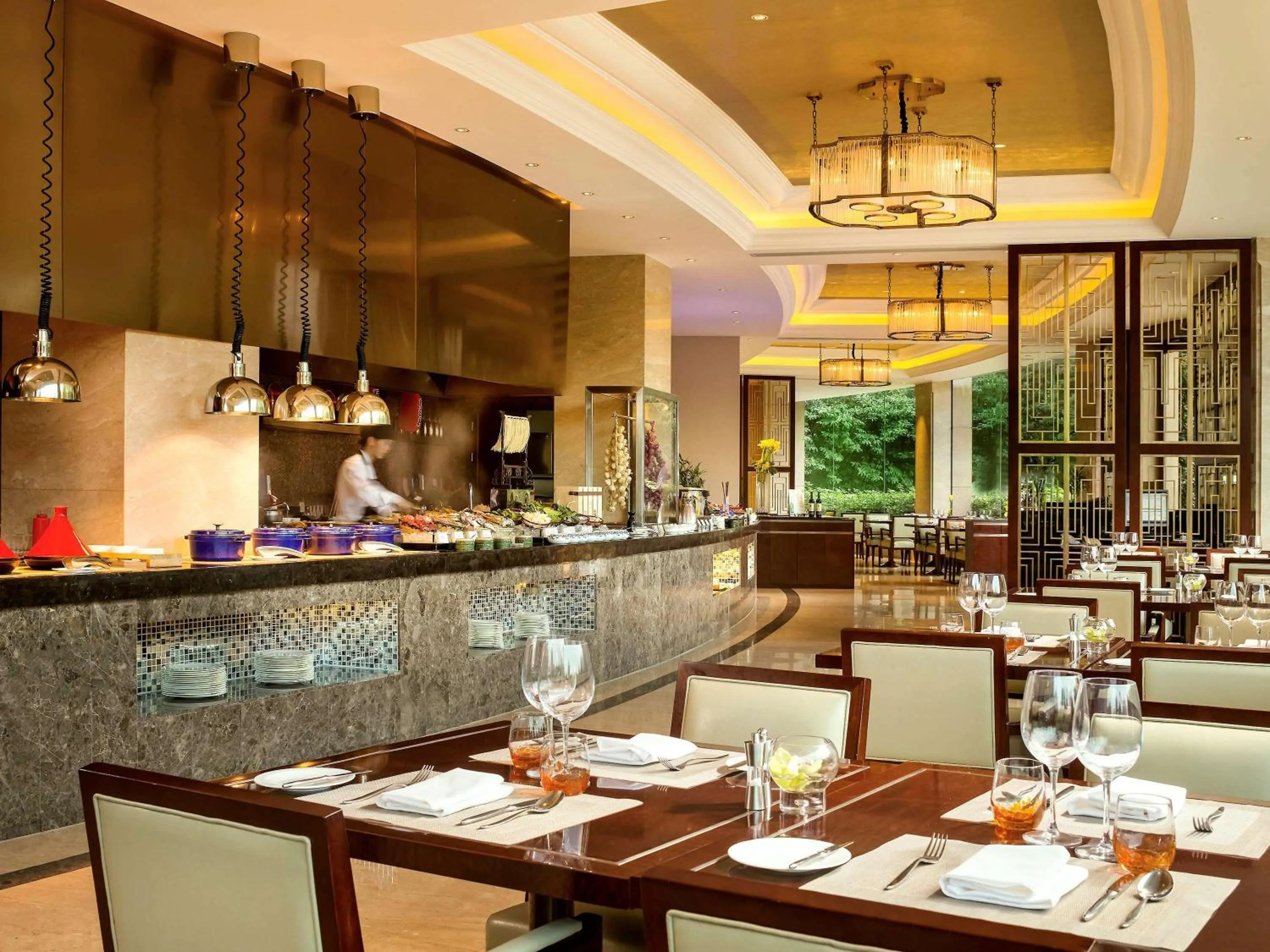 Restaurant/places to eat in Sofitel Hangzhou Westlake - Few steps to West Lake, with panoramic lake view terrace