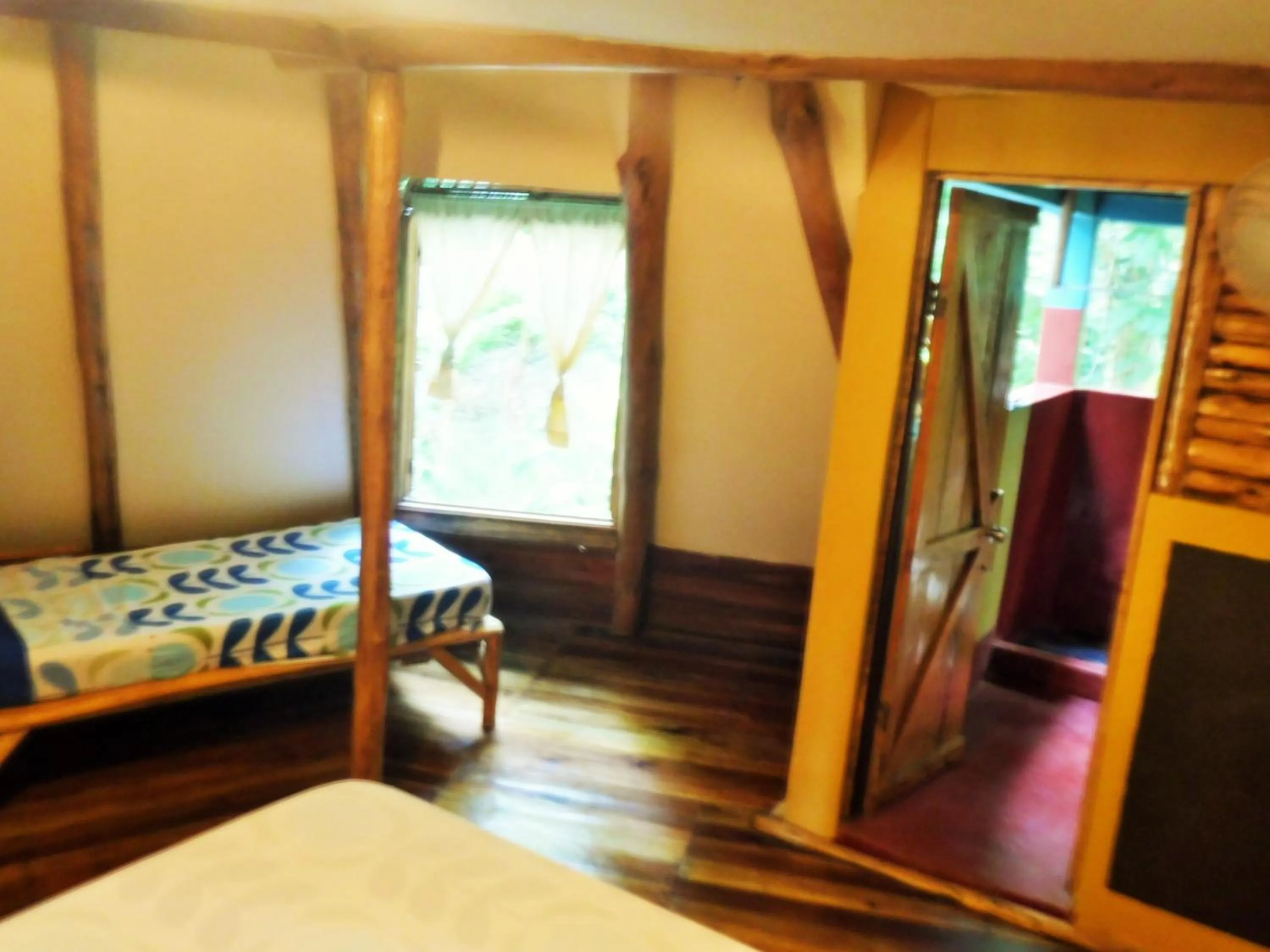 Large Double Room - single occupancy in Se Ua