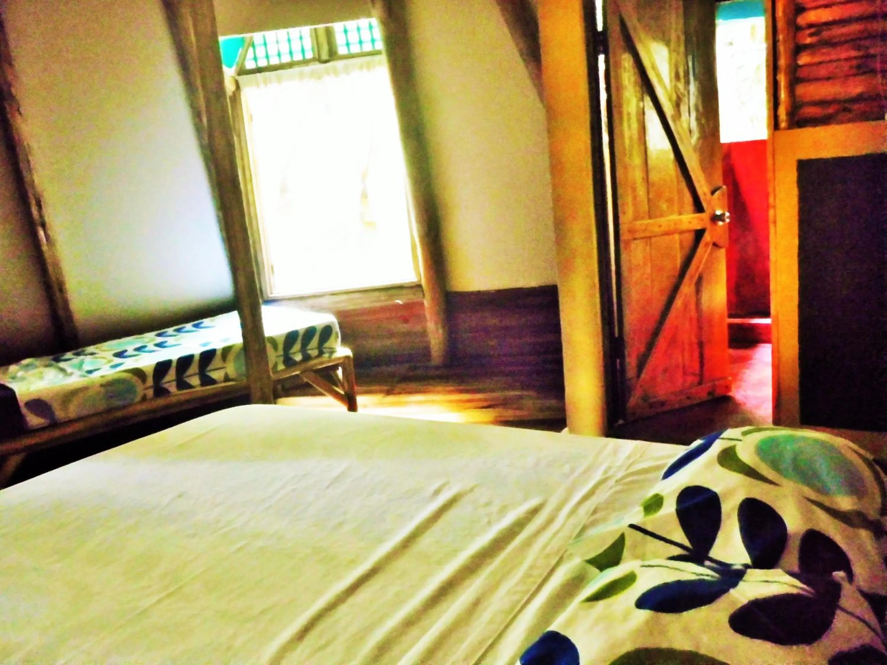 Large Double Room - single occupancy in Se Ua