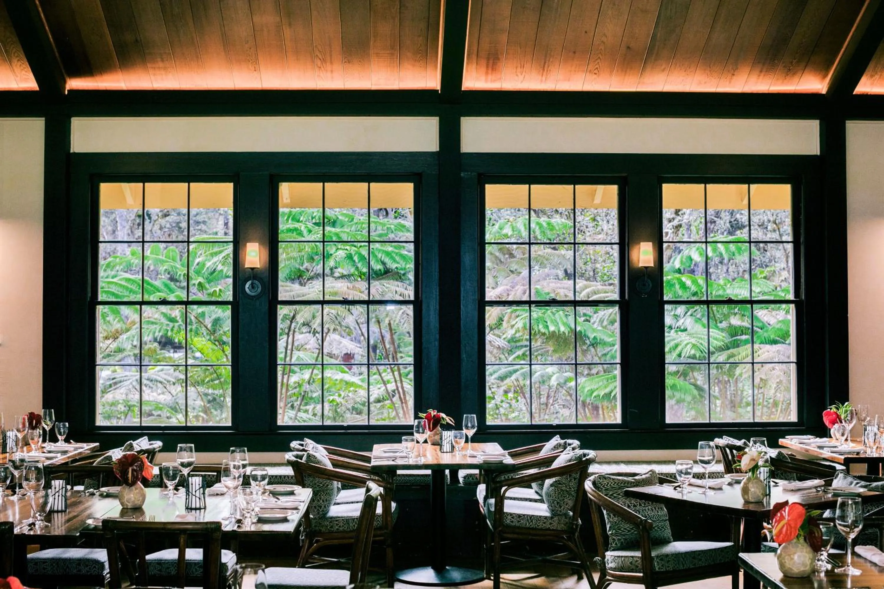 Restaurant/places to eat in Kilauea Lodge and Restaurant