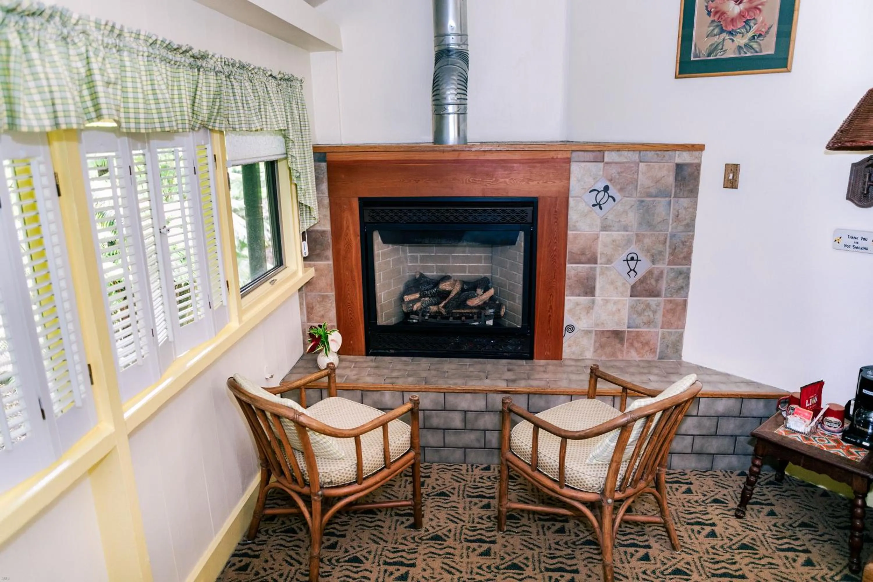 Seating area in Kilauea Lodge and Restaurant
