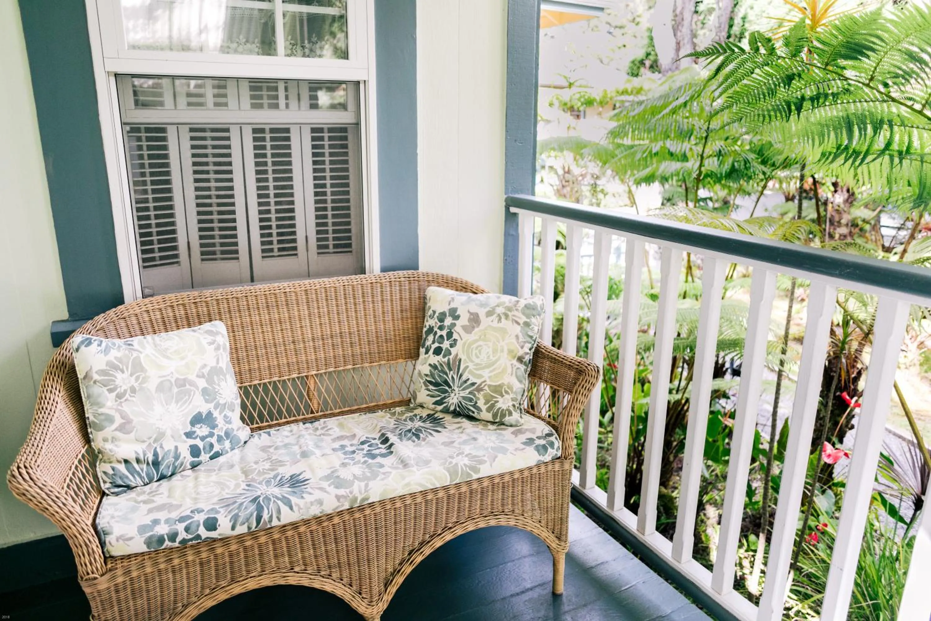 Patio in Kilauea Lodge and Restaurant