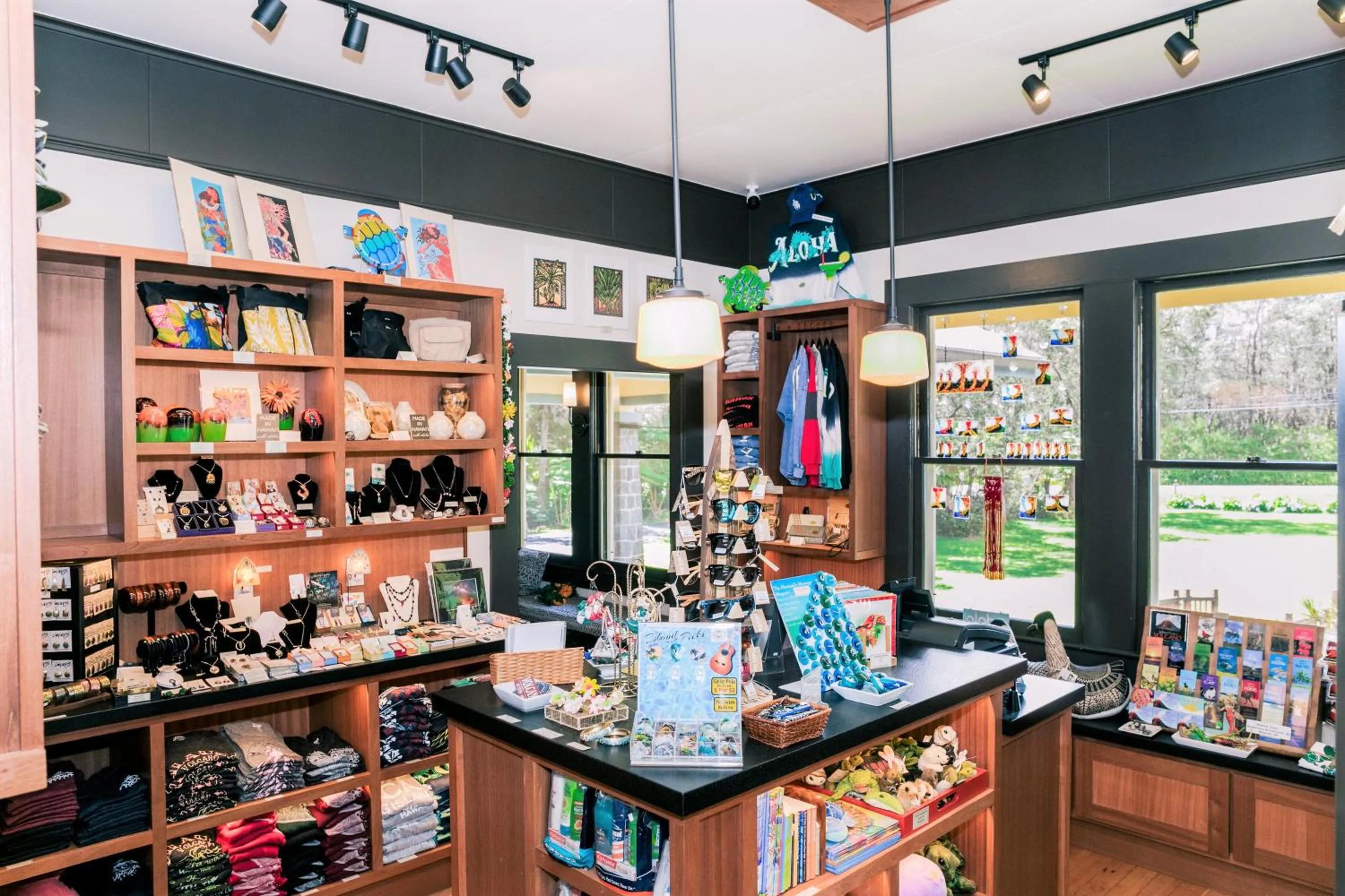 On-site shops in Kilauea Lodge and Restaurant