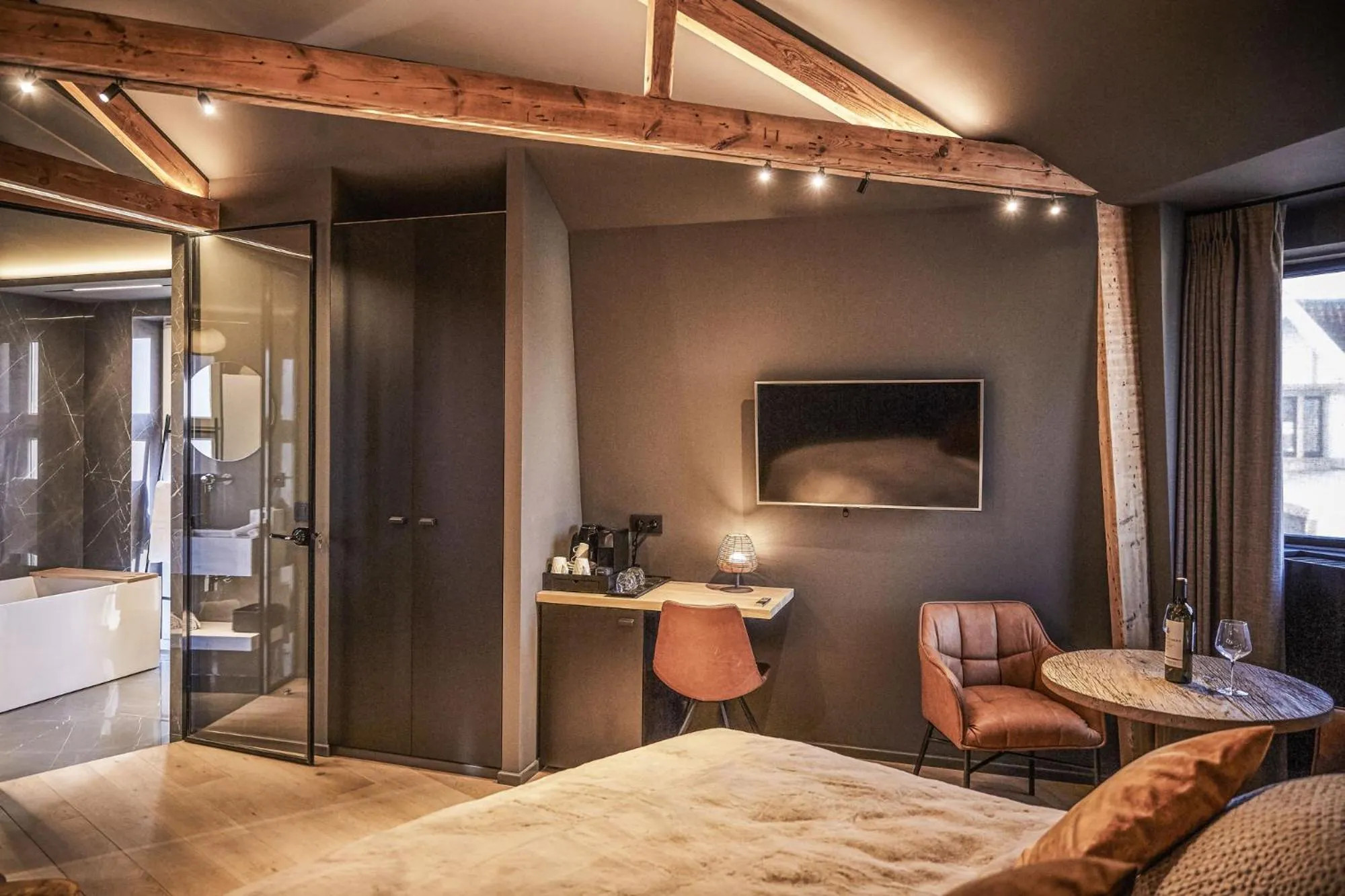 TV and multimedia, Bed in Hotel ONIRO - Luxury Rooms & Wellness Suites