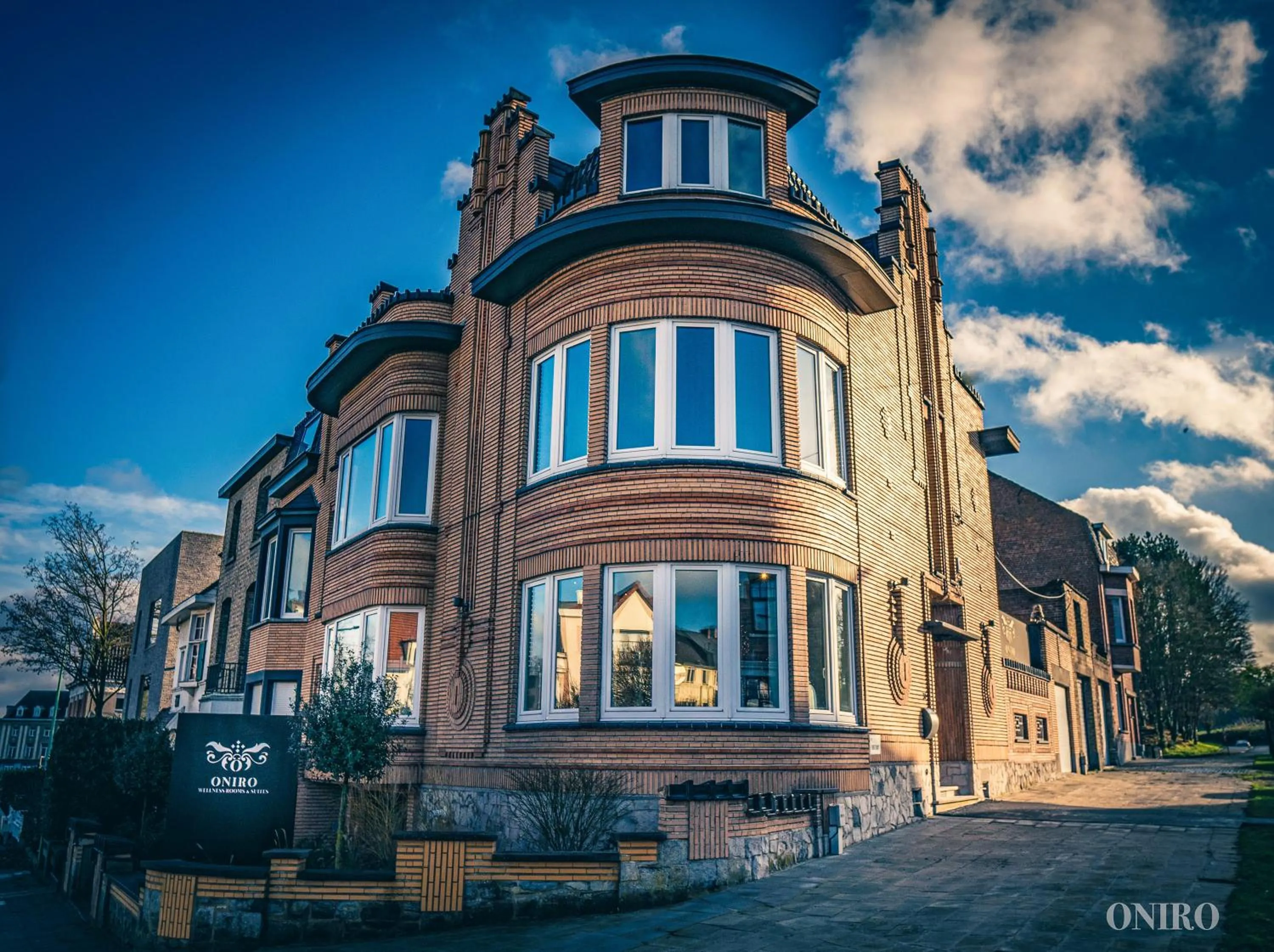 Property building in Hotel ONIRO - Luxury Rooms & Wellness Suites