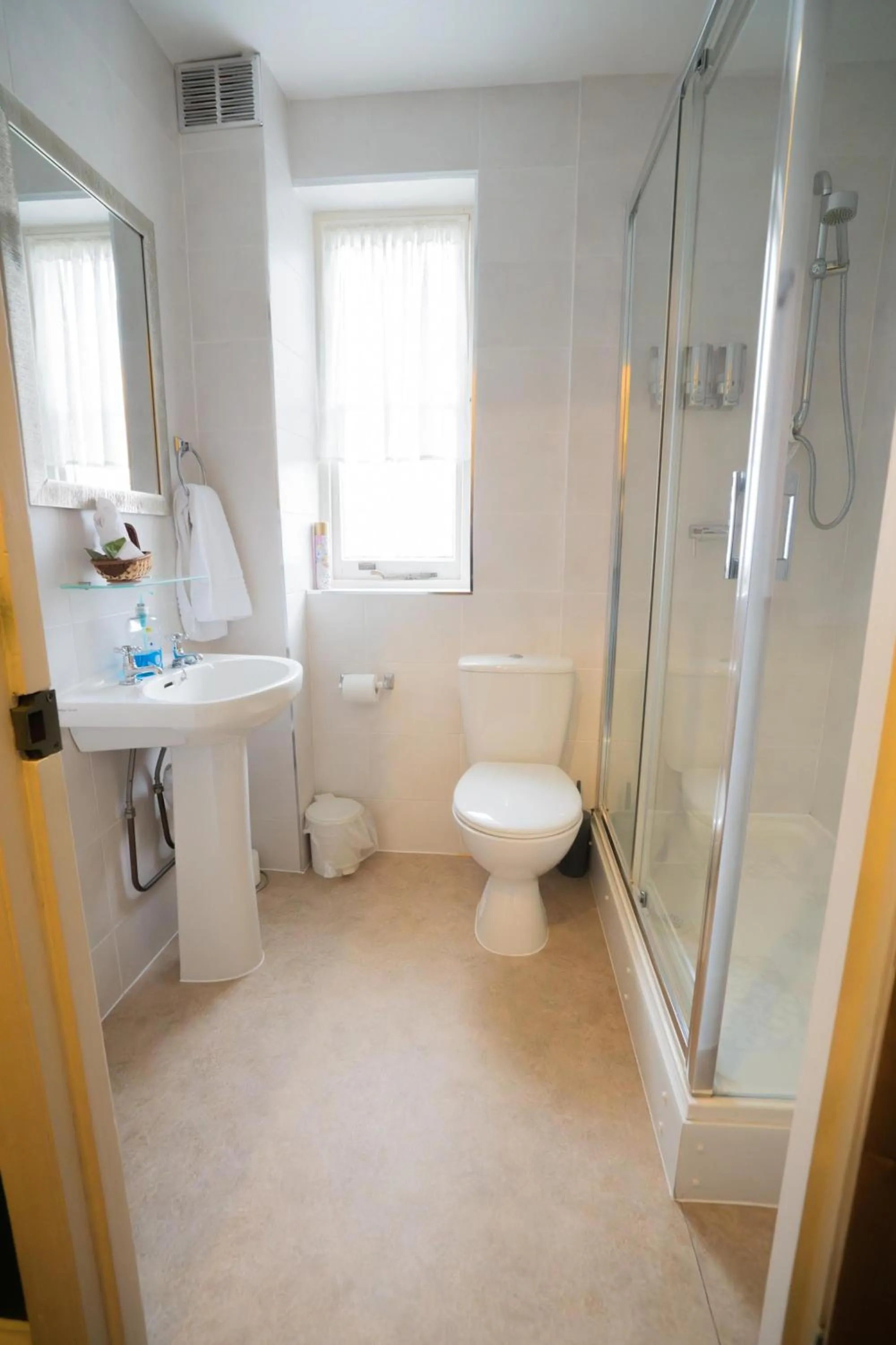 Bathroom in Maison Dieu Guest House