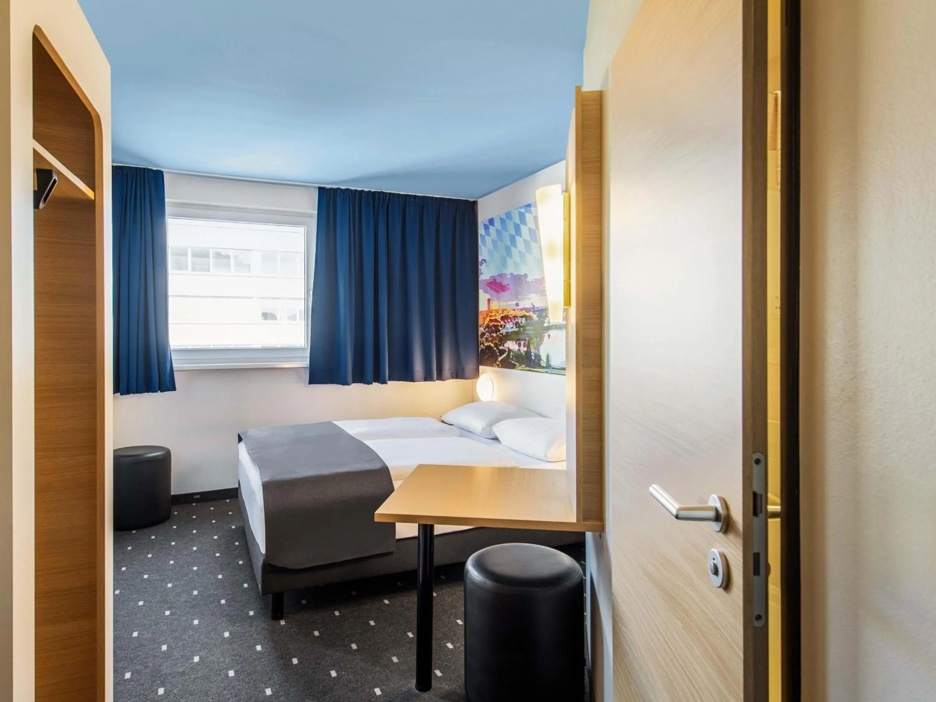 Photo of the whole room, Bed in B&B Hotel München City-Nord