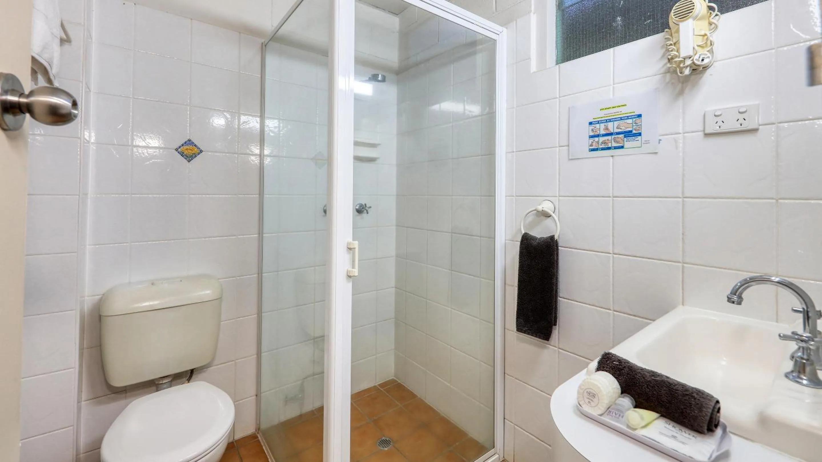 Shower in Motel Carnarvon