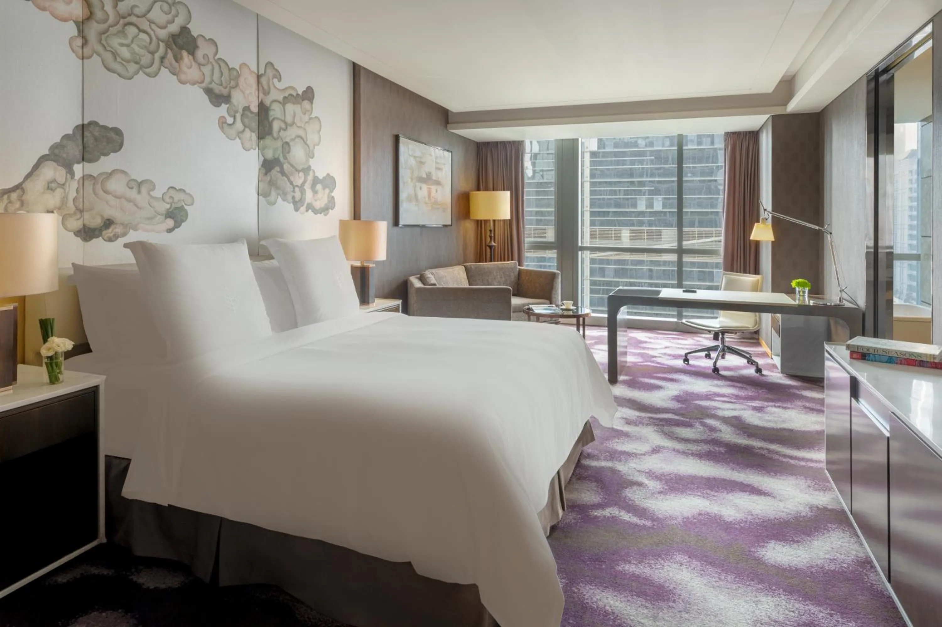 Bed in Four Seasons Hotel Shenzhen