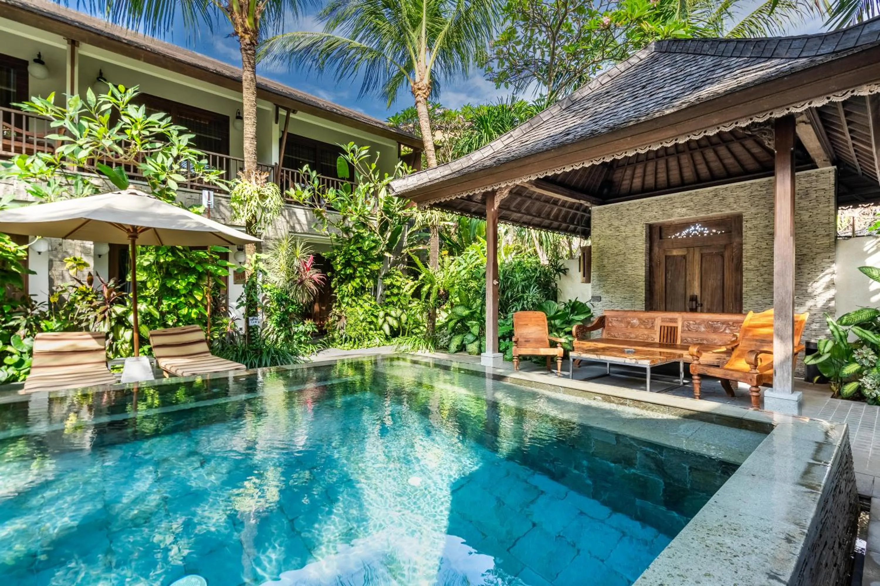 Swimming pool in Kejora Suites