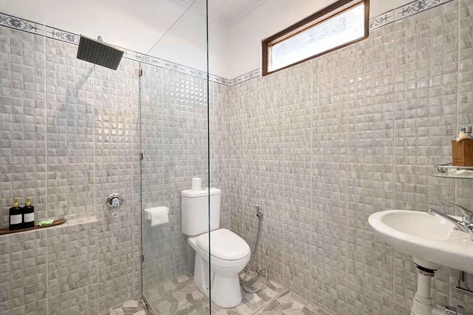 Shower in Puri Anyar Ubud