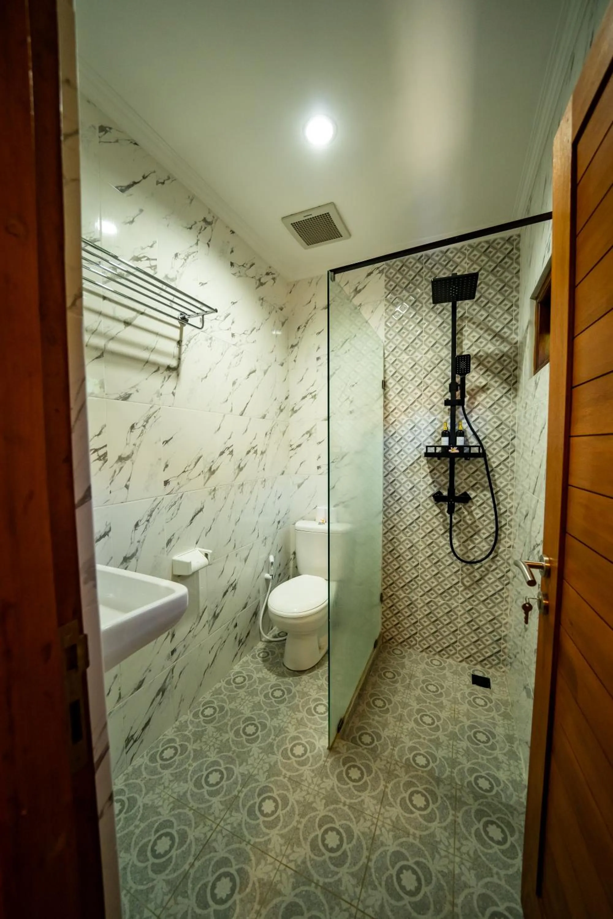 Bathroom in Puri Anyar Heritage