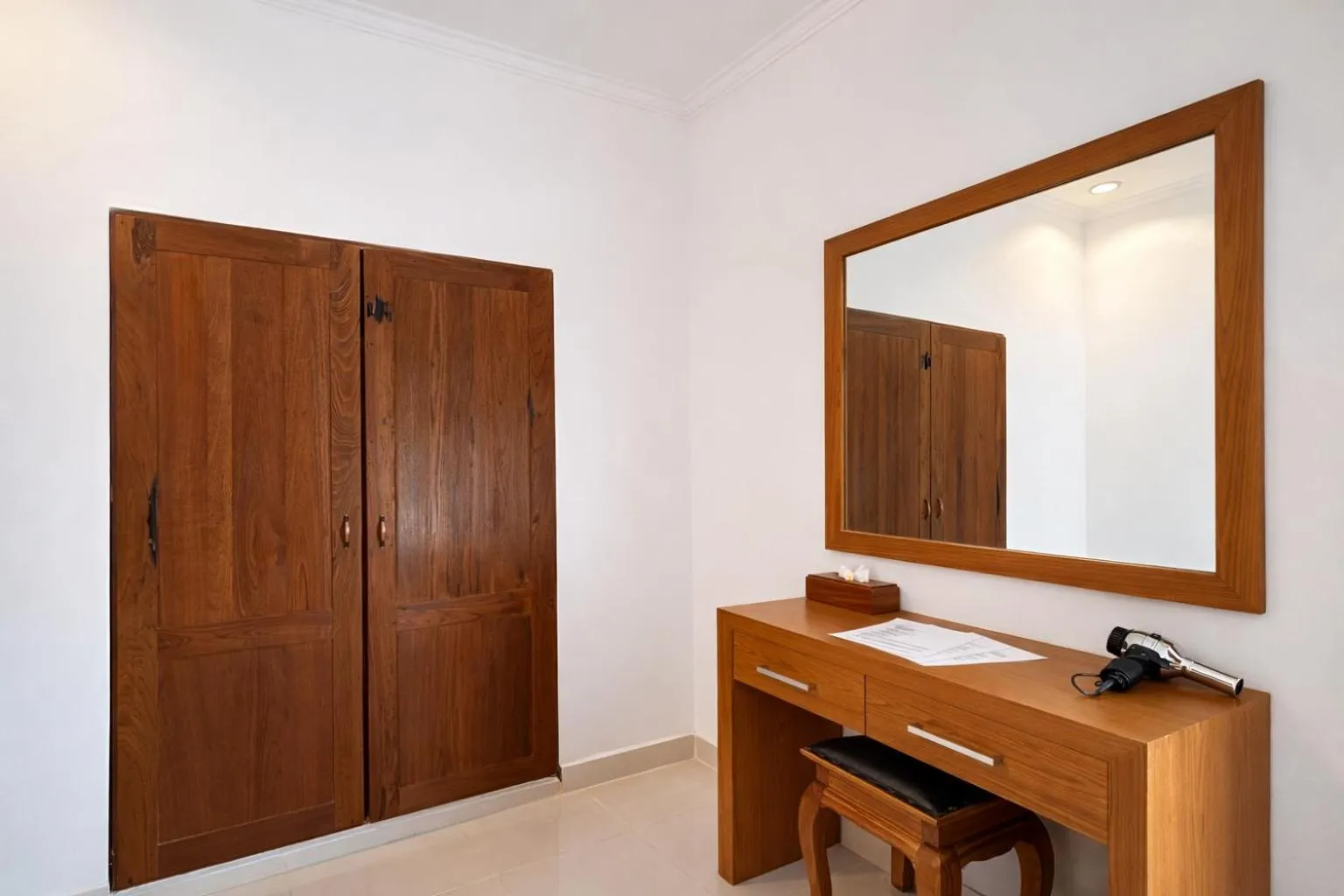 wardrobe in Puri Anyar Ubud