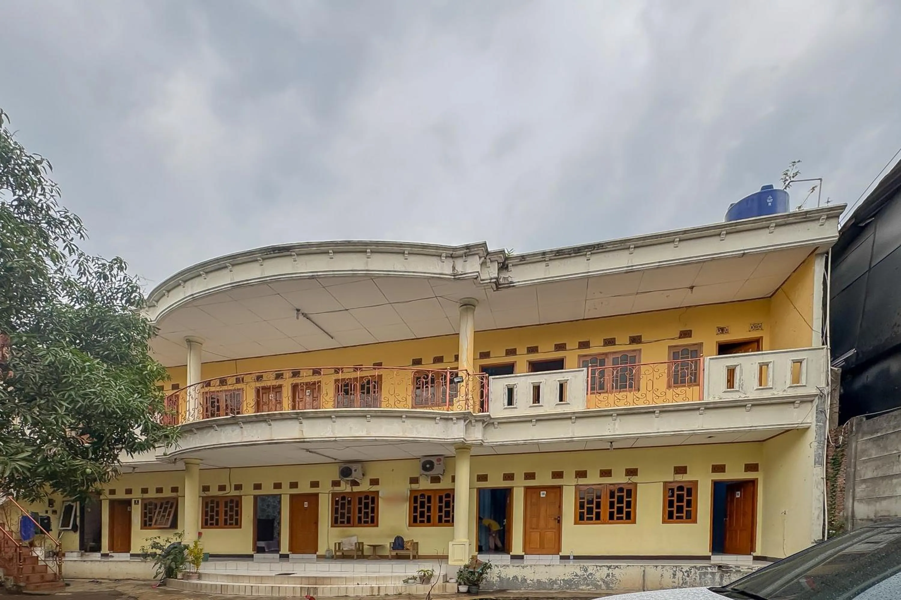 Facade/entrance in SPOT ON 90171 Pondok Kuning