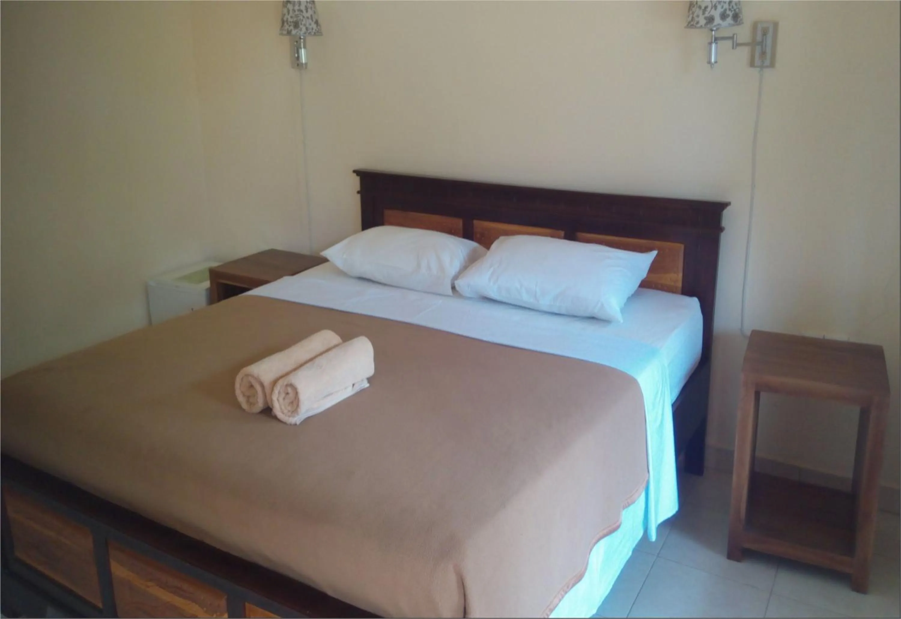 Shower, Bed in Hotel My Lovina