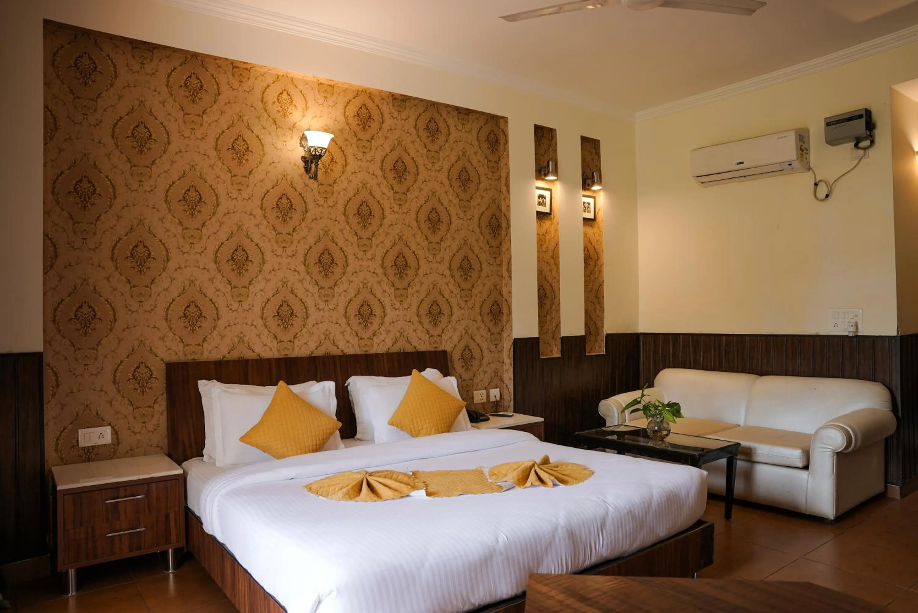 Bed in Naturoville Wellness Resort Rishikesh - Surrounded by Nature, Rooted in Wellness