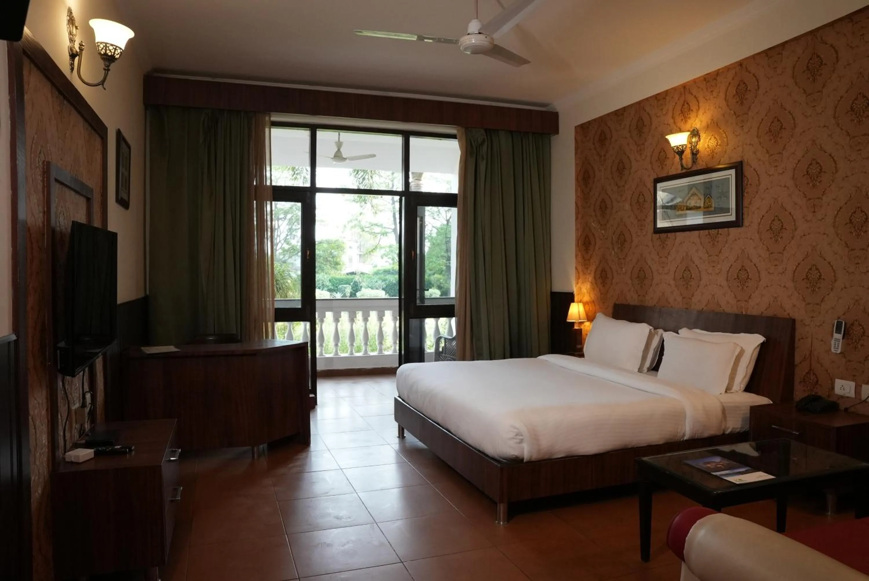 Bedroom, Bed in Naturoville Wellness Resort Rishikesh - Surrounded by Nature, Rooted in Wellness
