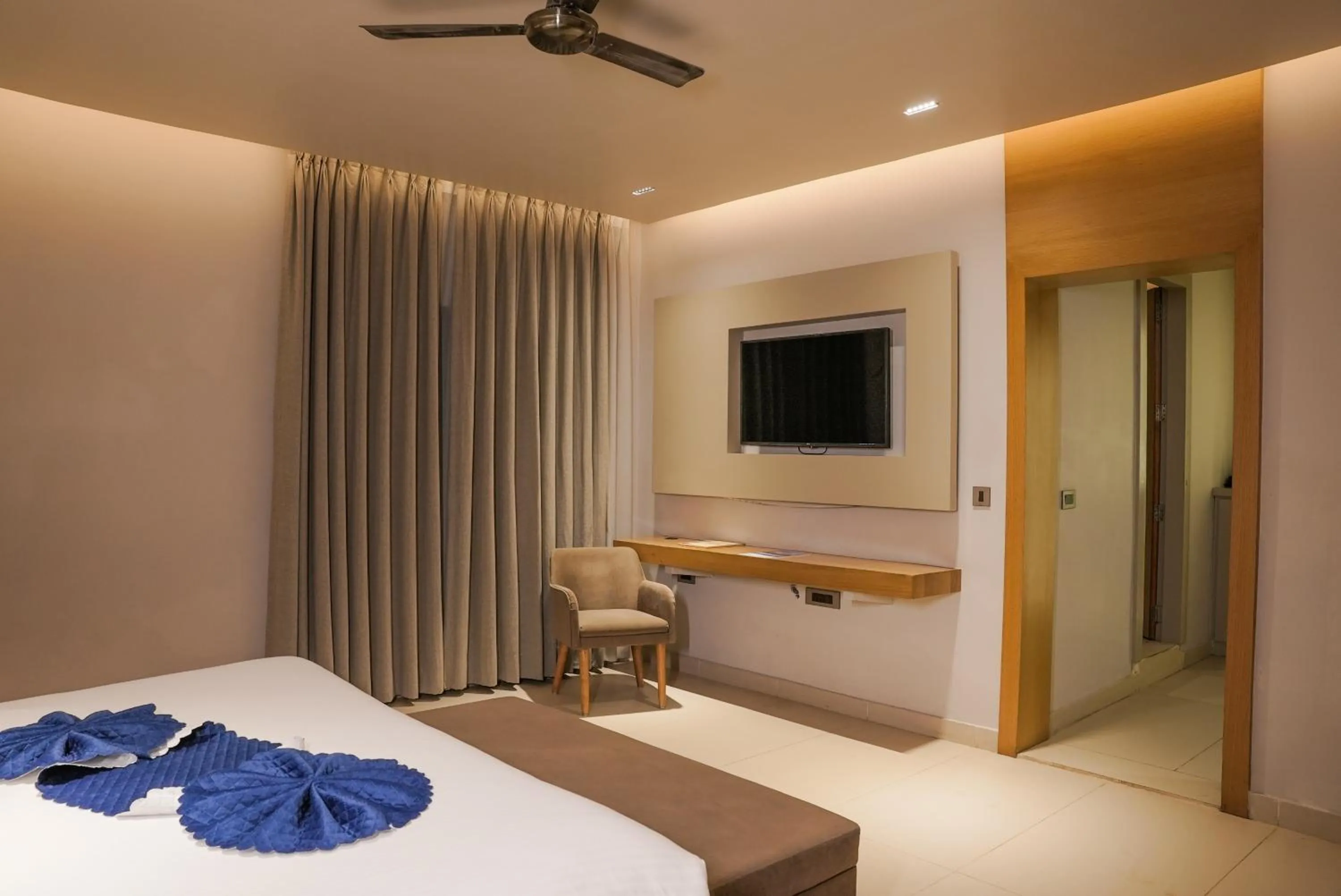 Bed in Naturoville Wellness Resort Rishikesh - Surrounded by Nature, Rooted in Wellness