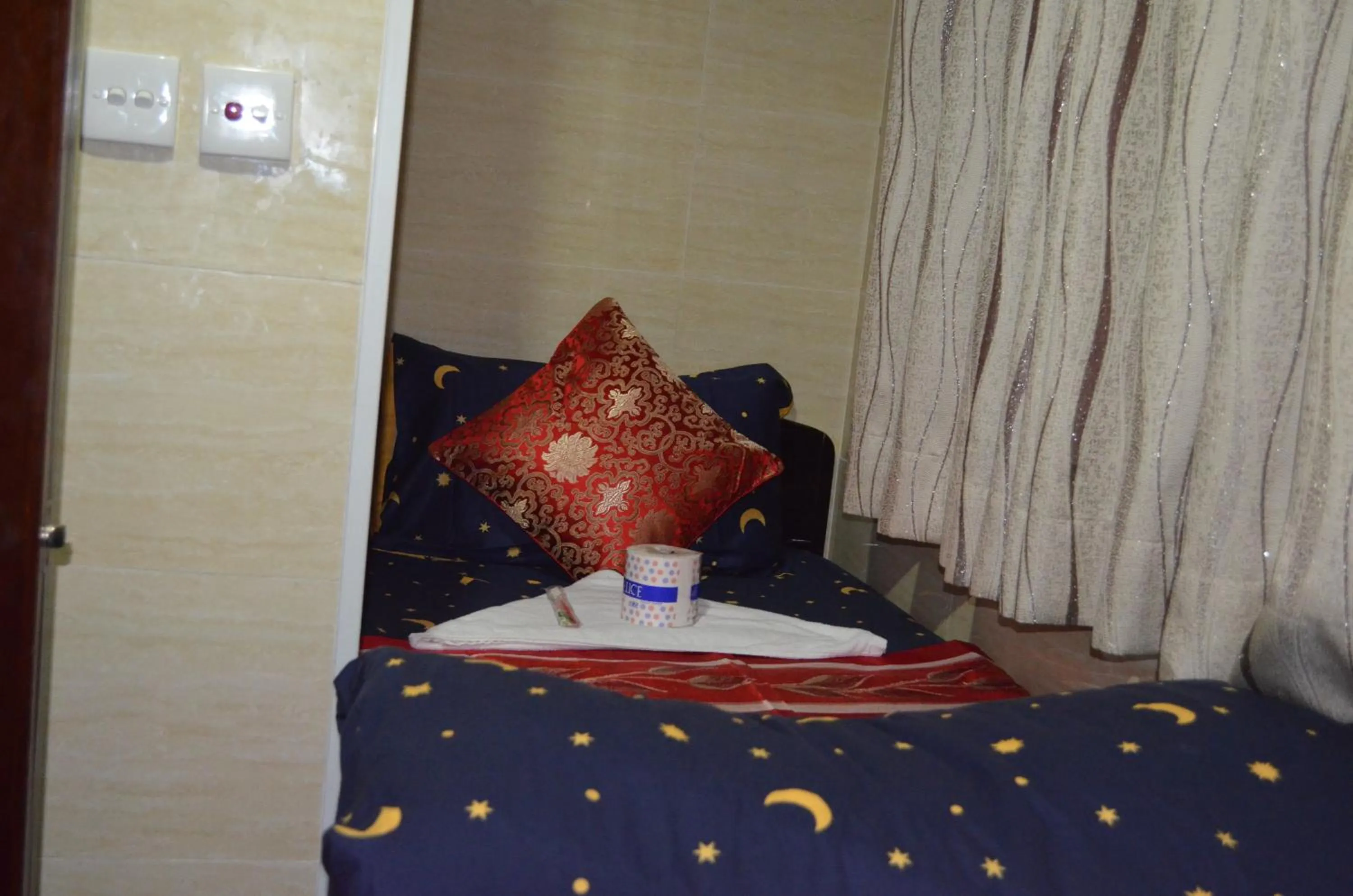 Bedroom, Bed in Skylark Hostel