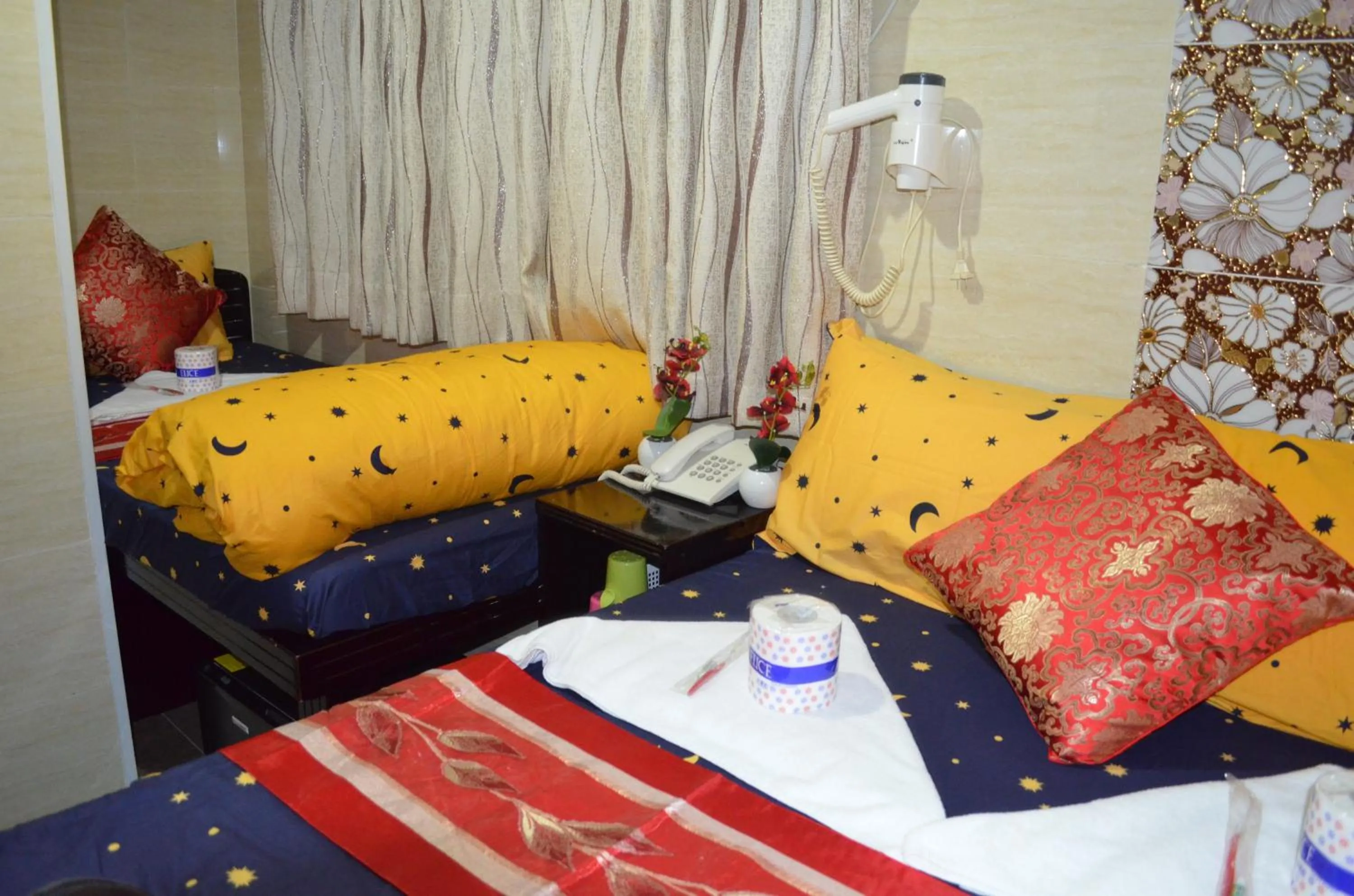 Bedroom, Bed in Skylark Hostel