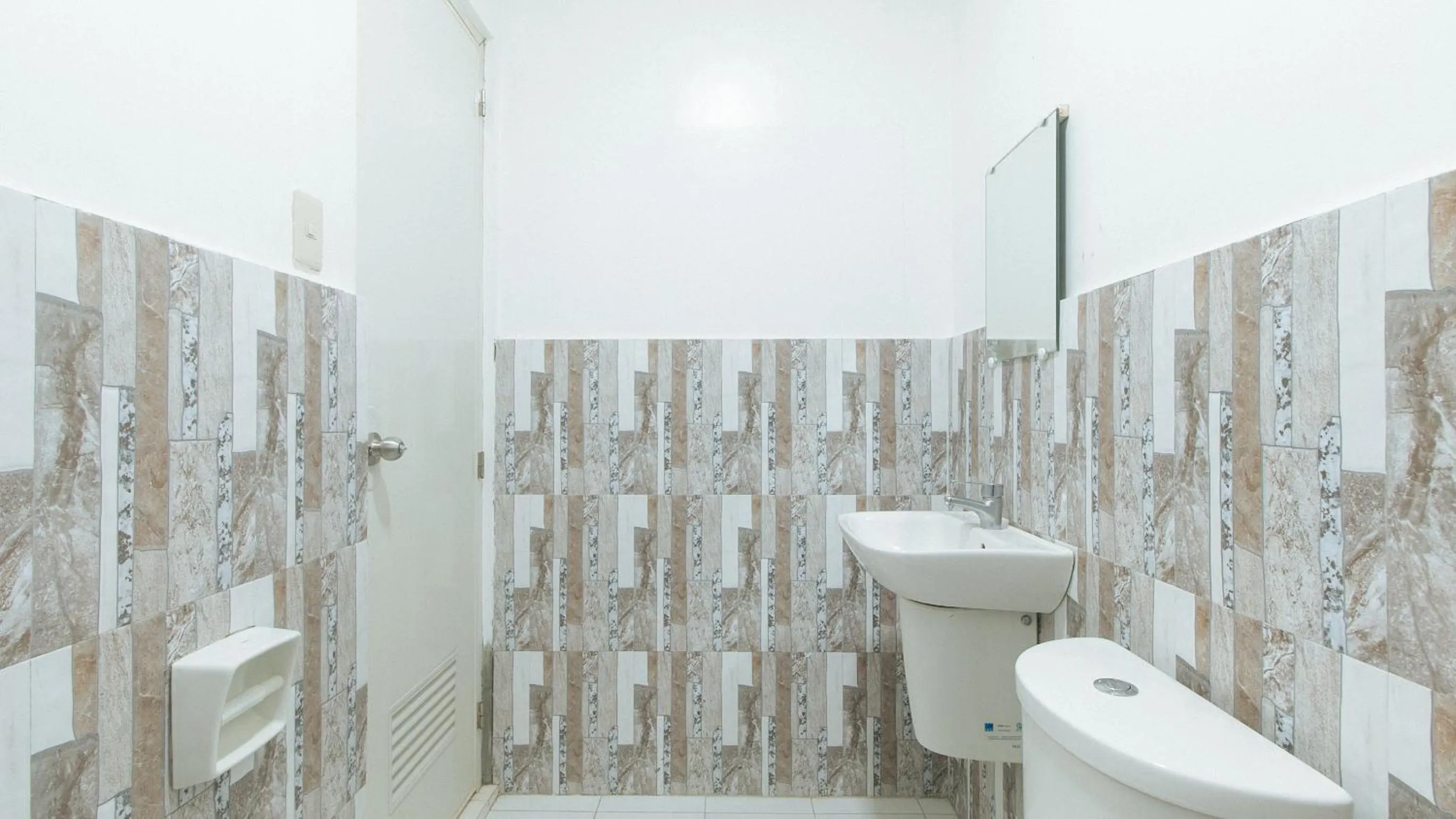 Bathroom in RedDoorz @ Camaman-An Cagayan De Oro City