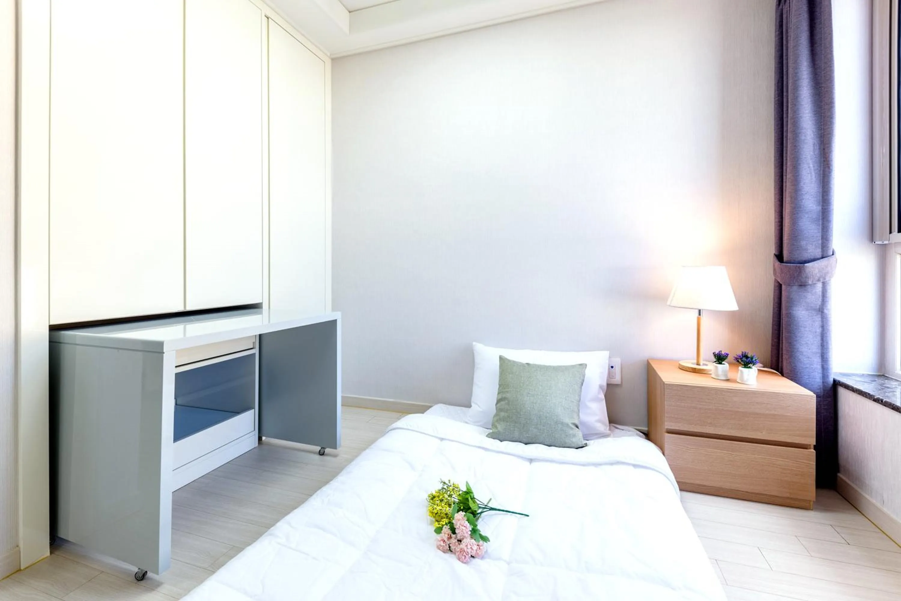 Property building, Bed in Shin Shin Hotel Seogwipo