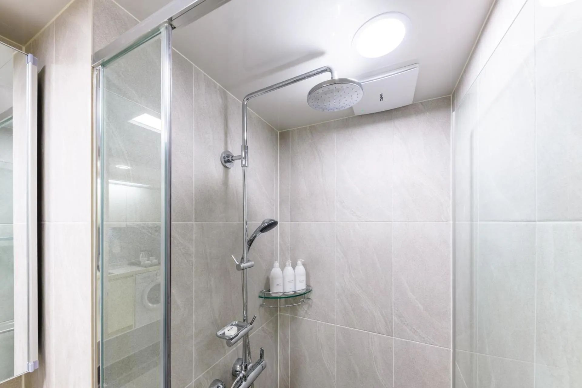 Bathroom in Shin Shin Hotel Seogwipo