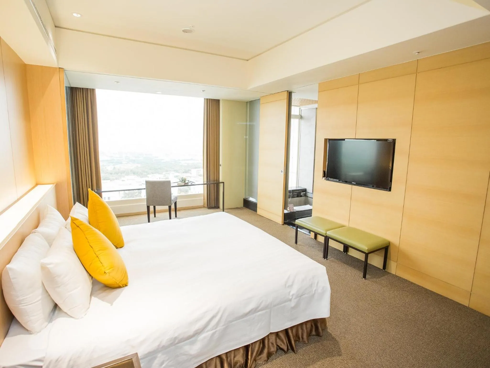 Bed in Freshfields Hotel