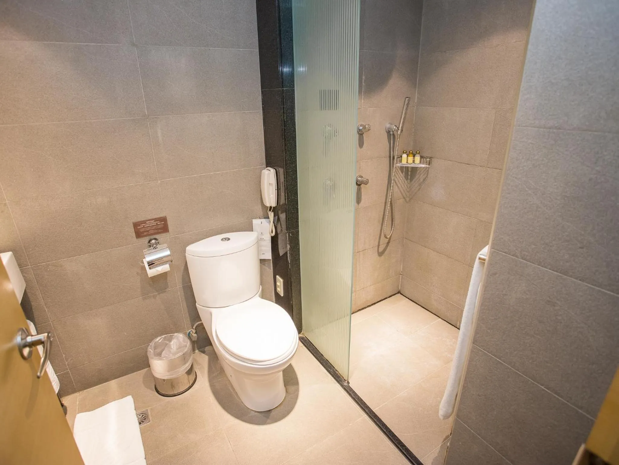 Bathroom in Freshfields Hotel