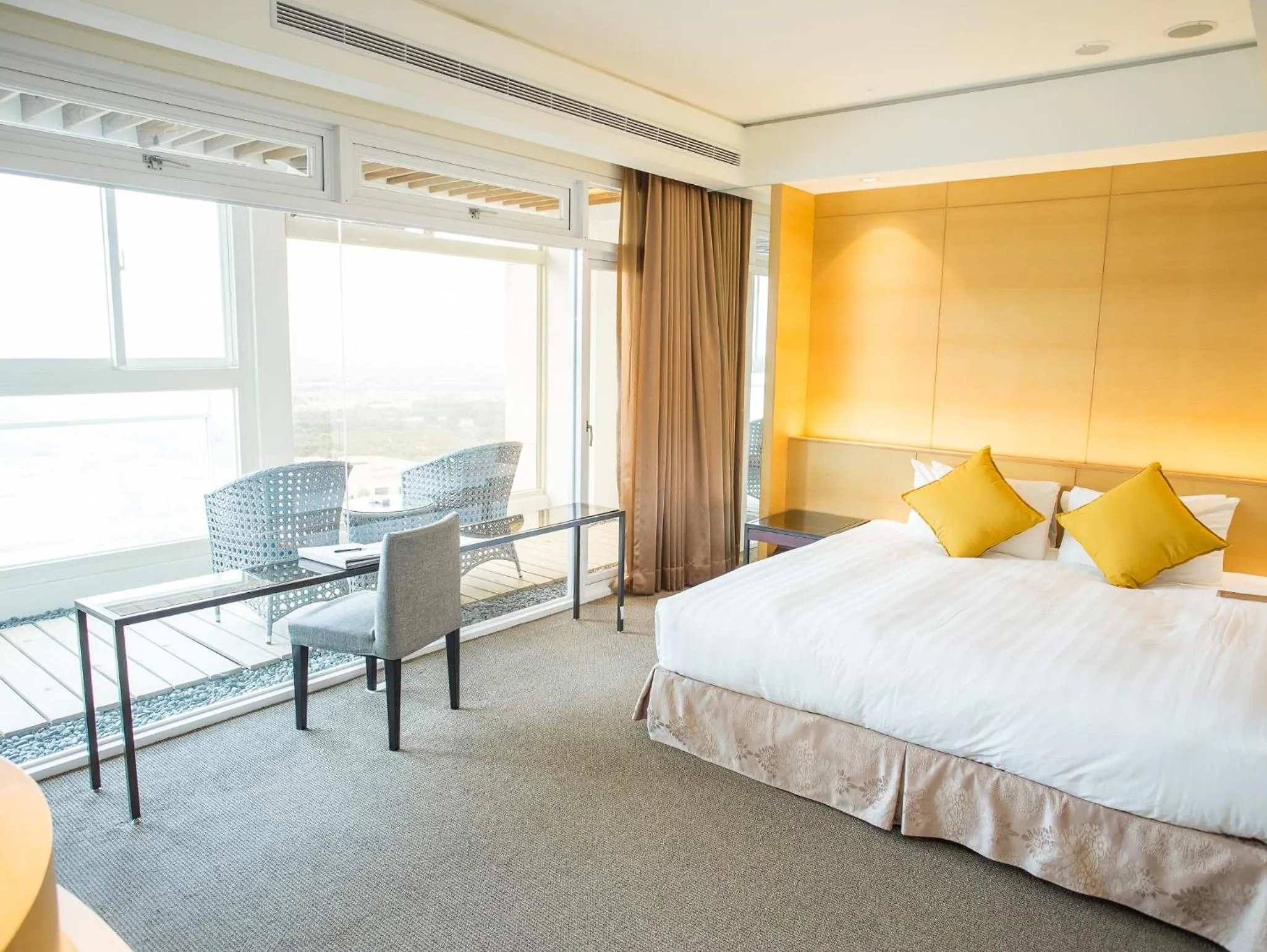 Bed in Freshfields Hotel