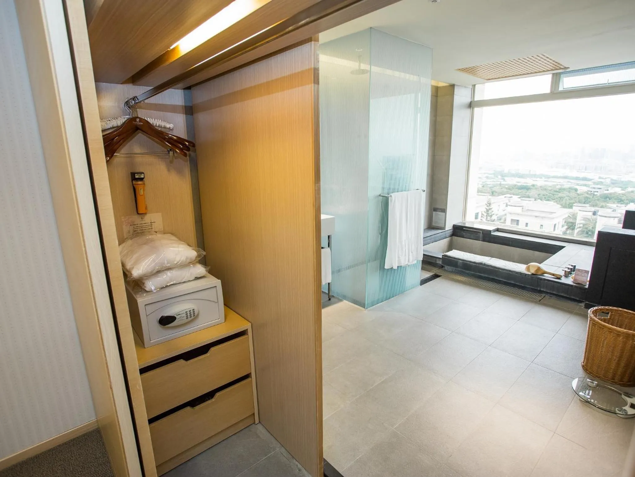 Bed in Freshfields Hotel